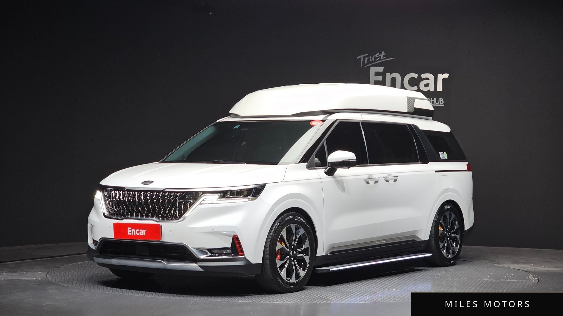 Kia Carnival 2021 — фото 1 из 12
