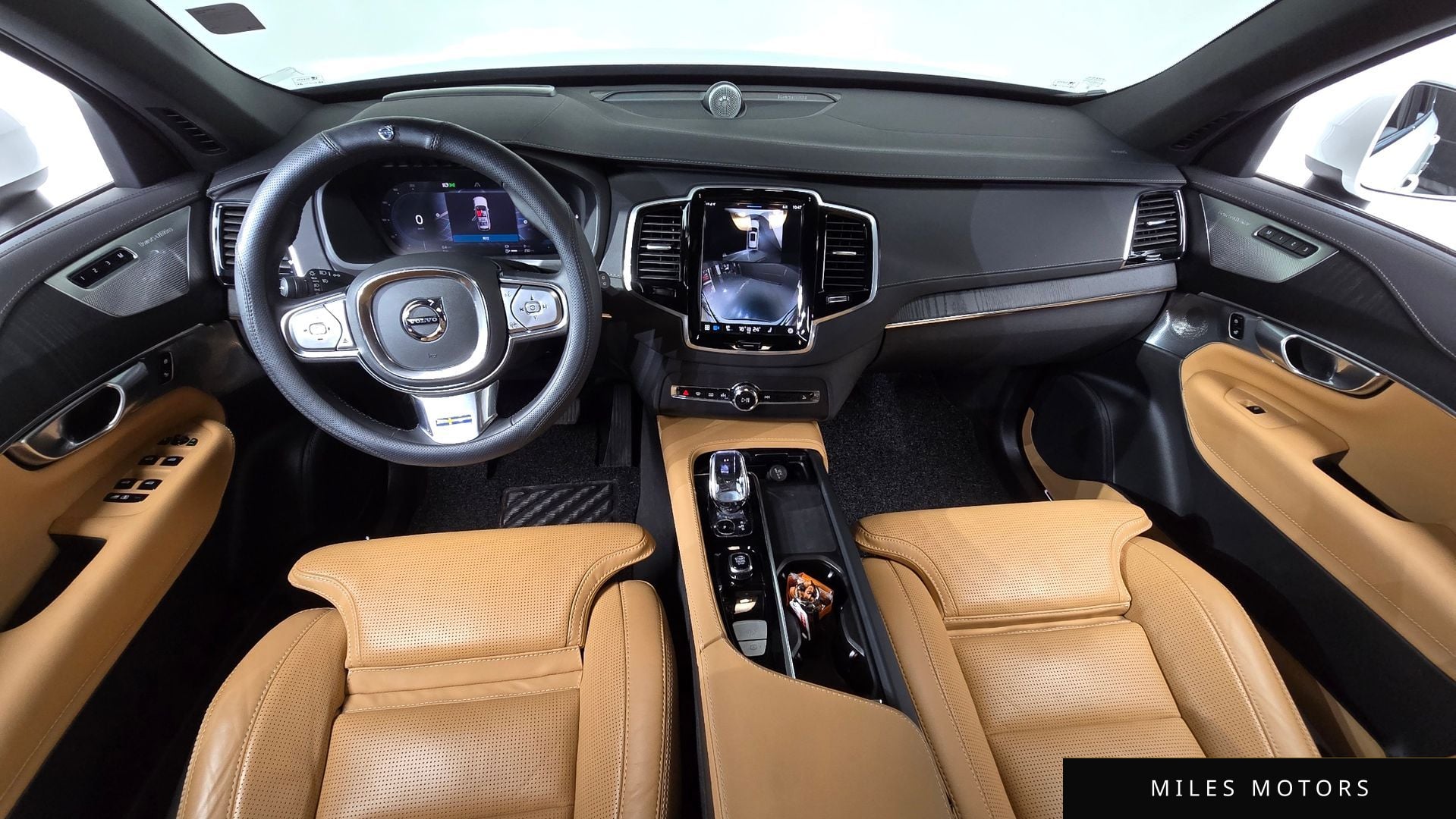 Volvo XC90 2024 — миниатюра 10
