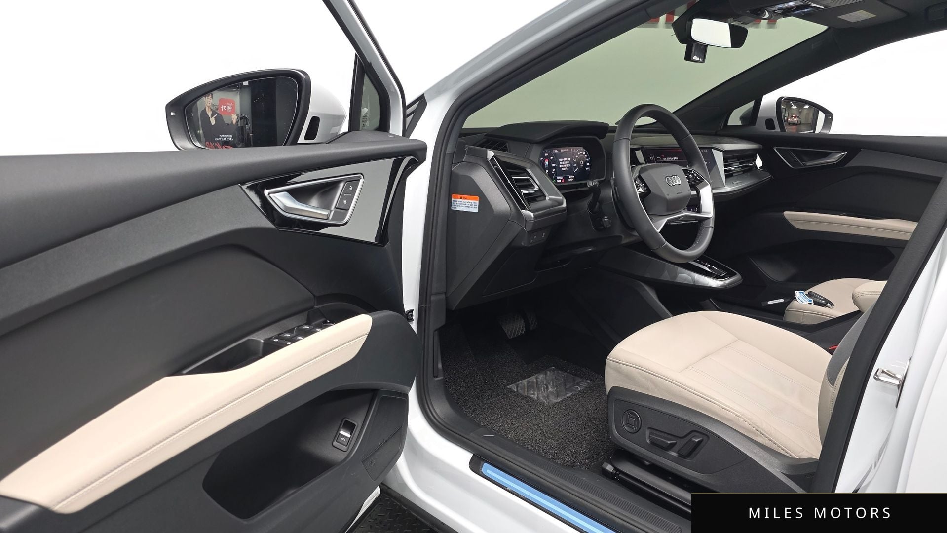 Audi Q4 e-tron 2025 — миниатюра 12