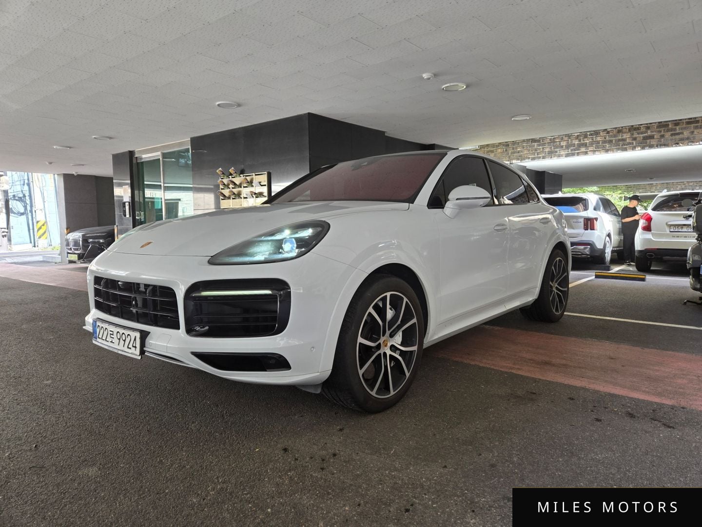 Porsche Cayenne 2021 — миниатюра 3