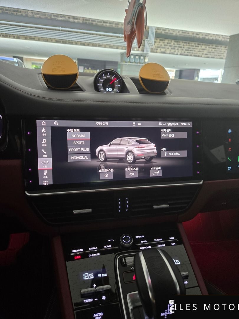 Porsche Cayenne 2021 — миниатюра 10