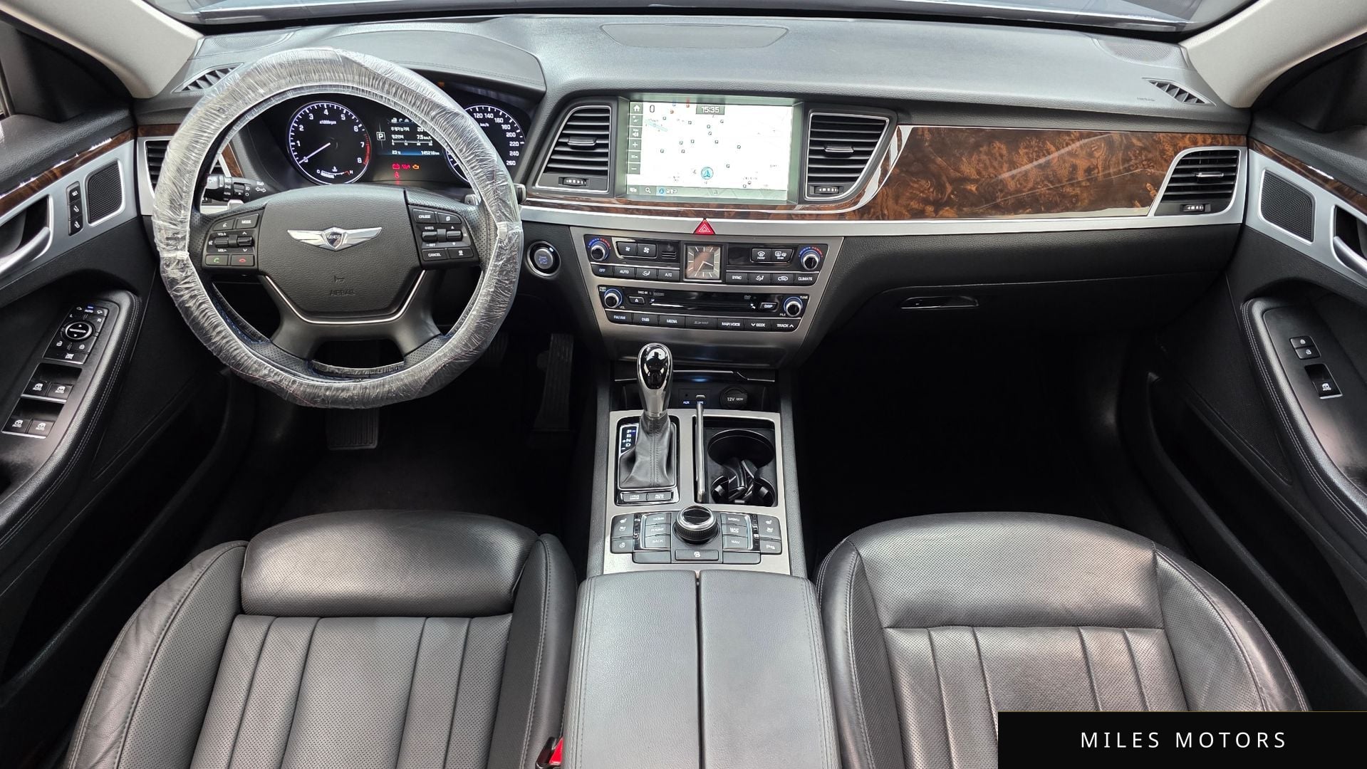 Hyundai Genesis 2014 — миниатюра 9