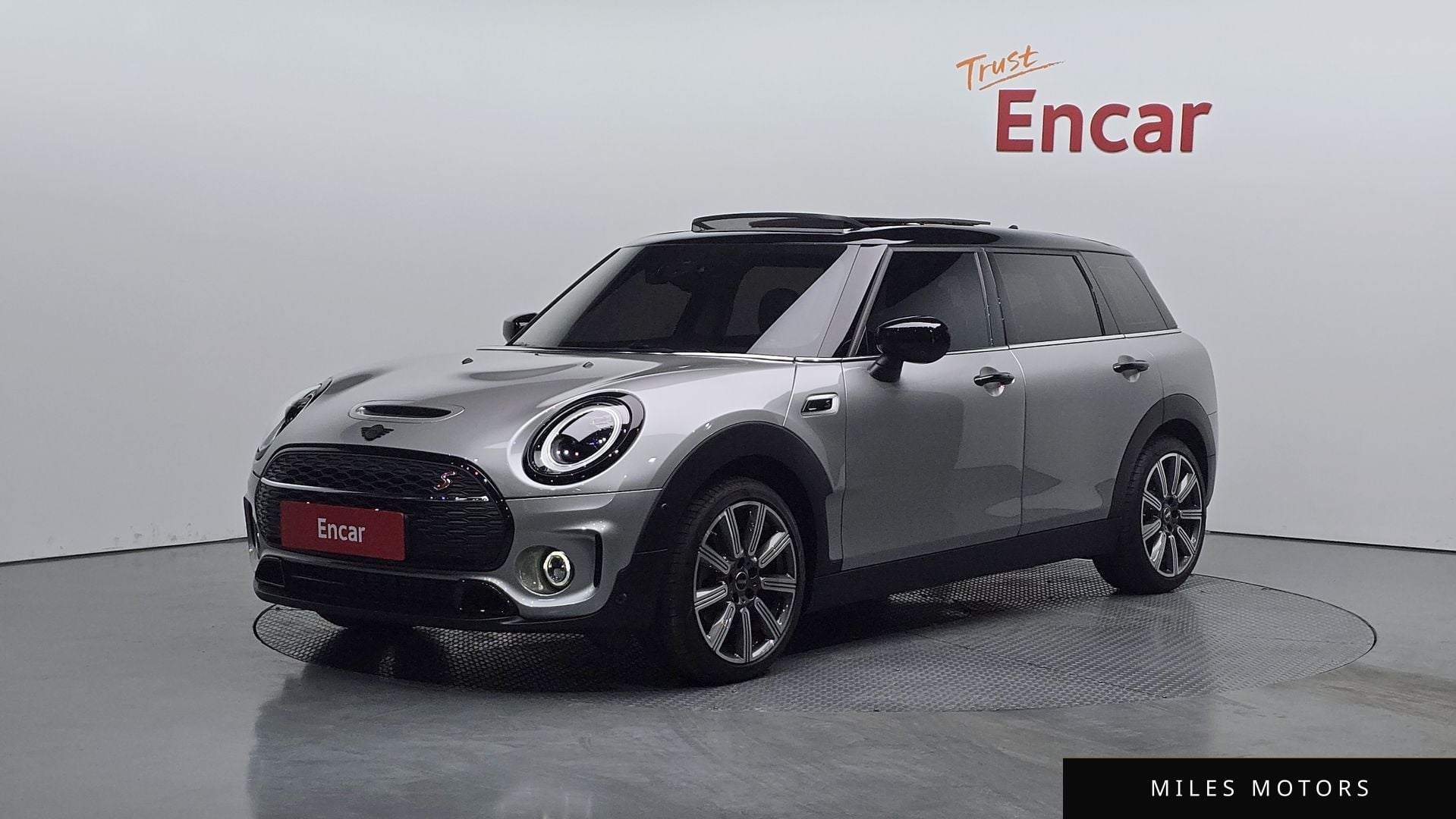 MINI Clubman 2023 — фото 1 из 12