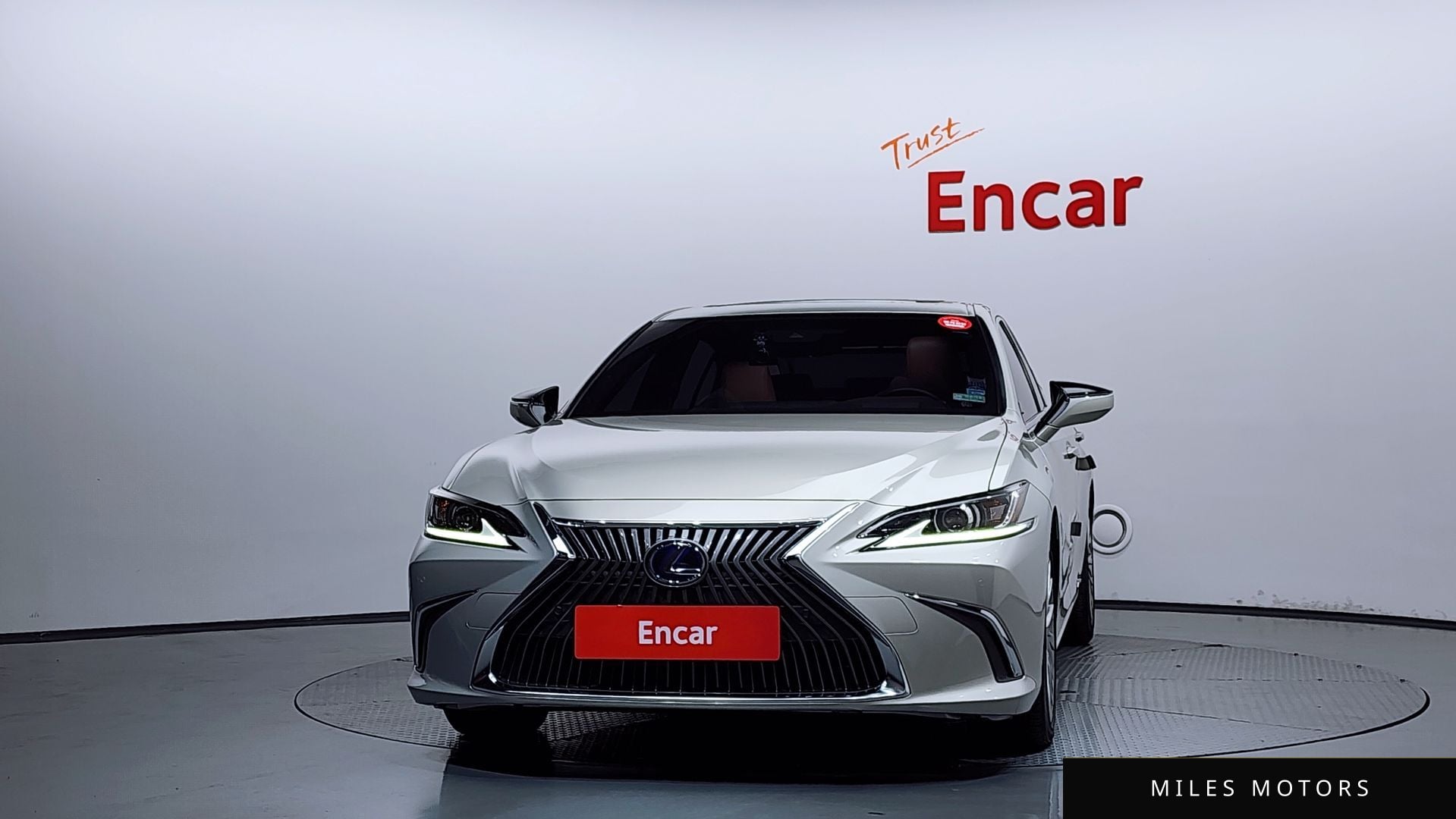 Лексус ES300h 2019 — миниатюра 3