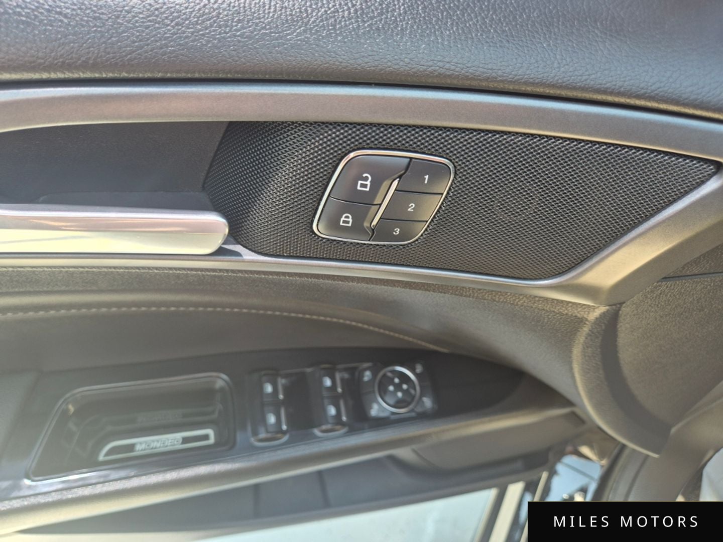 Ford Mondeo 2016 — миниатюра 8