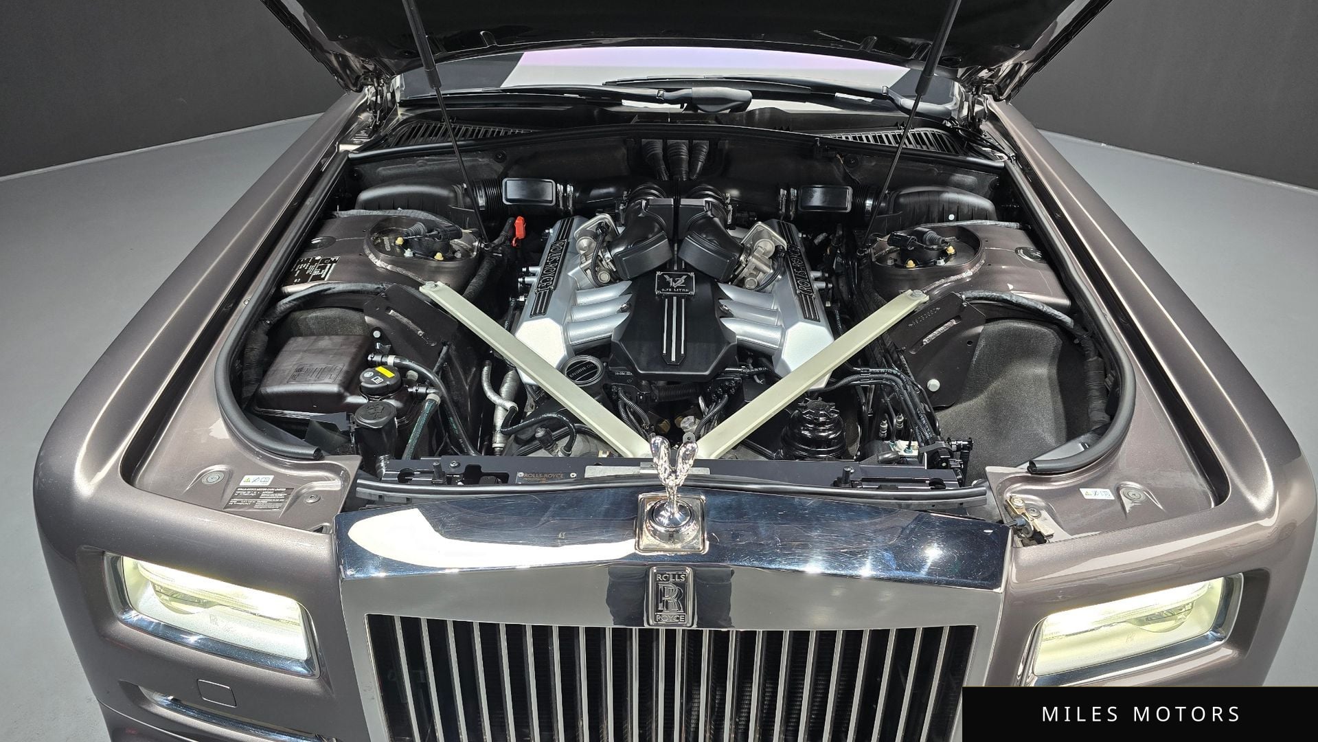 Rolls-Royce Phantom 2015 — миниатюра 6