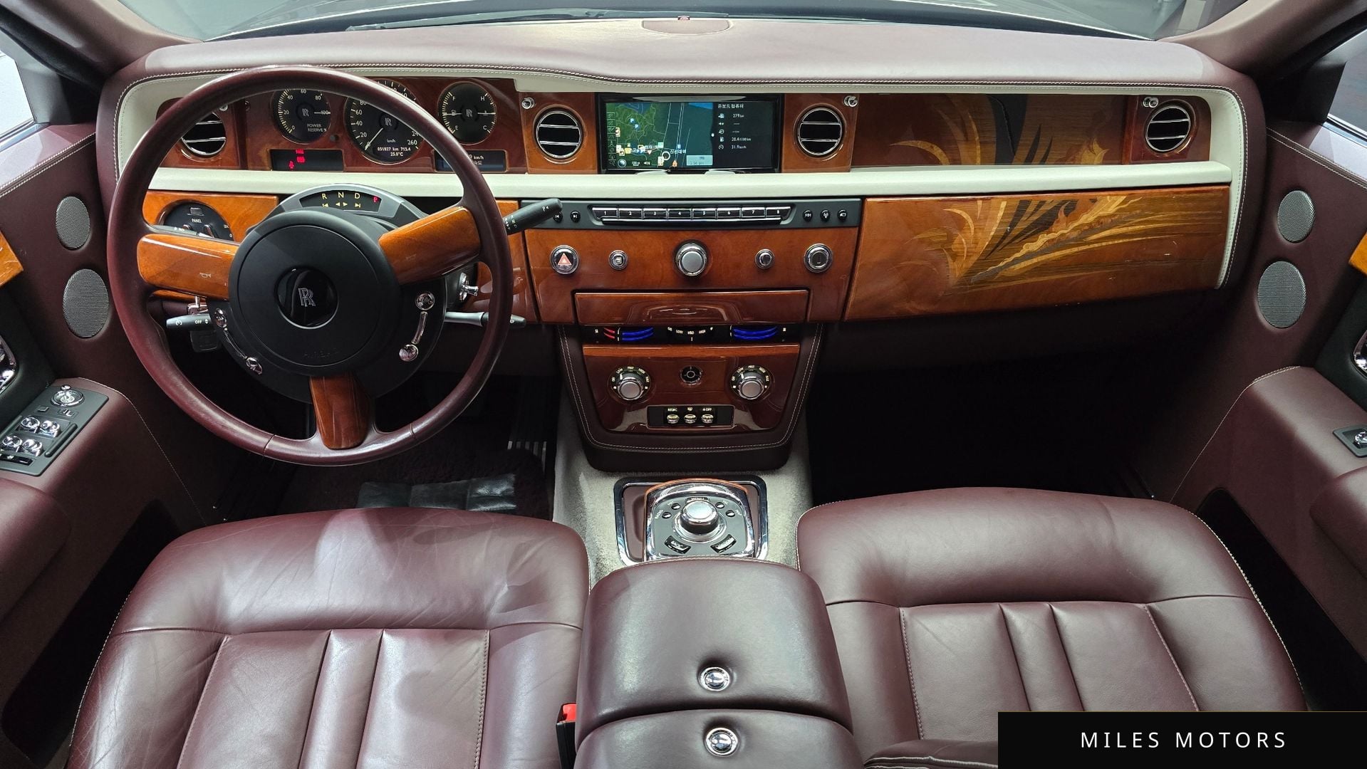 Rolls-Royce Phantom 2015 — миниатюра 7
