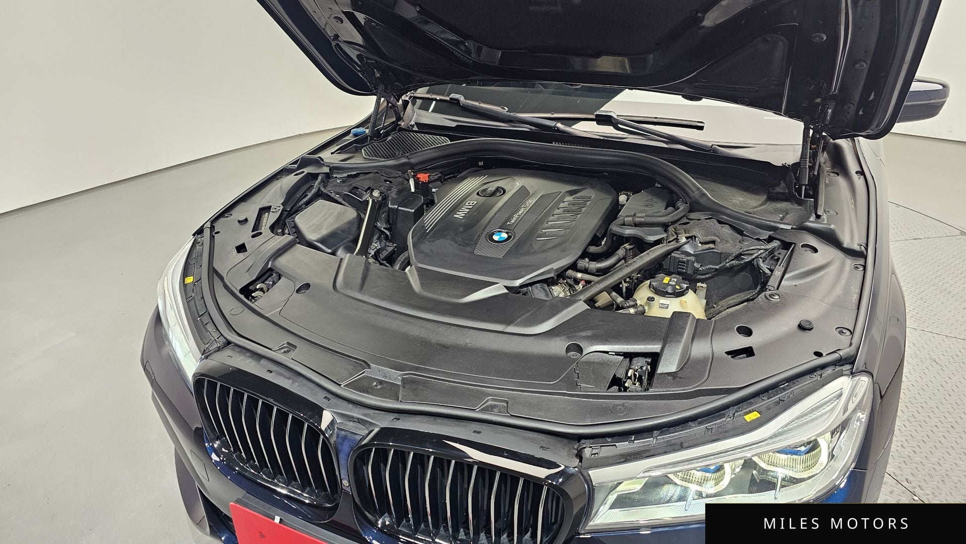 BMW 7 Series (G11) 2018 — миниатюра 6