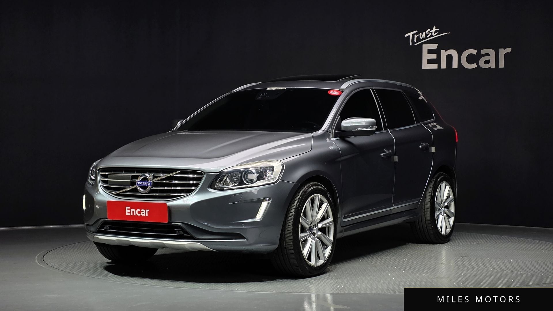 Volvo XC60 2017 — фото 1 из 12