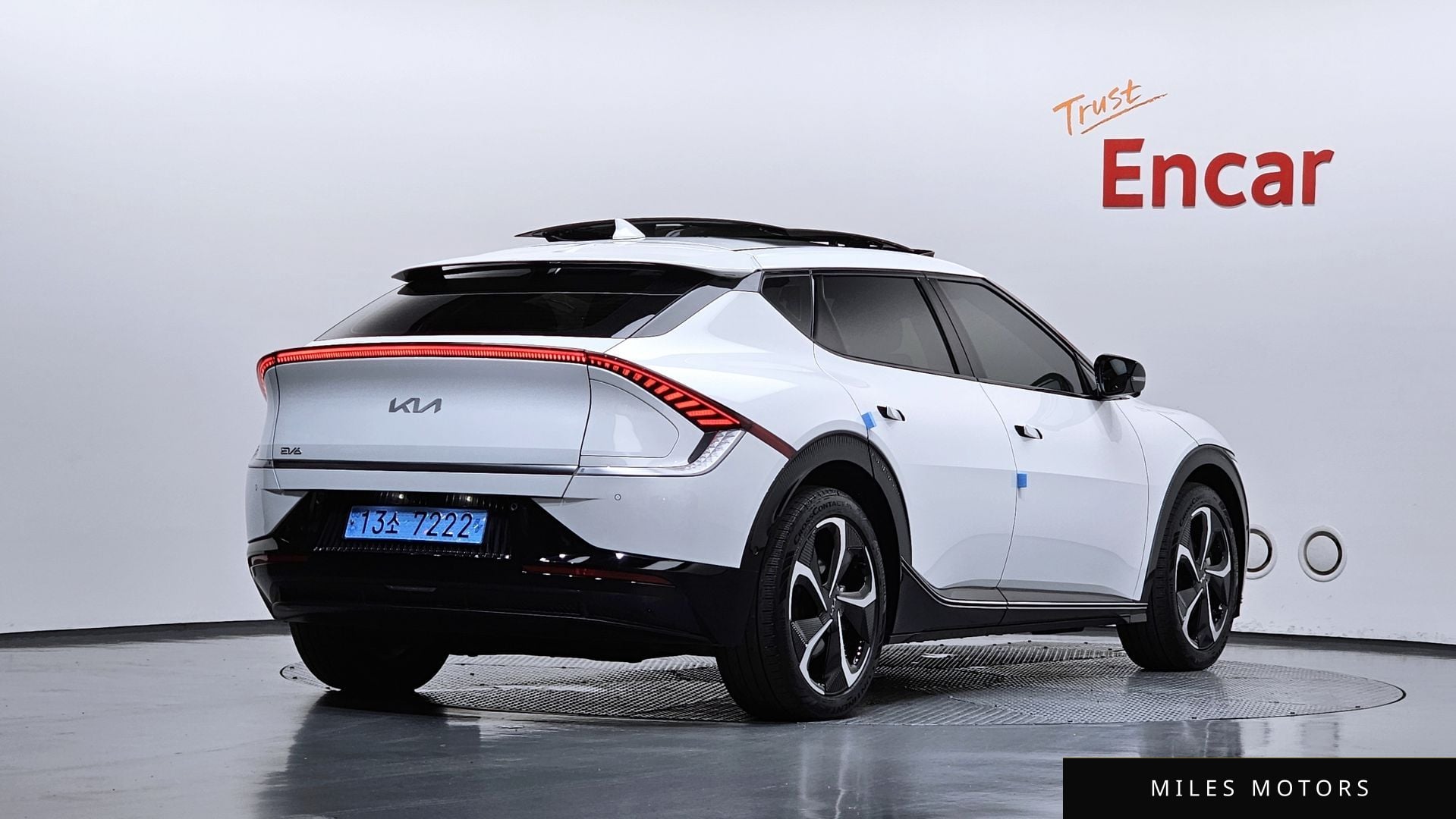 Kia EV6 2023 — миниатюра 2