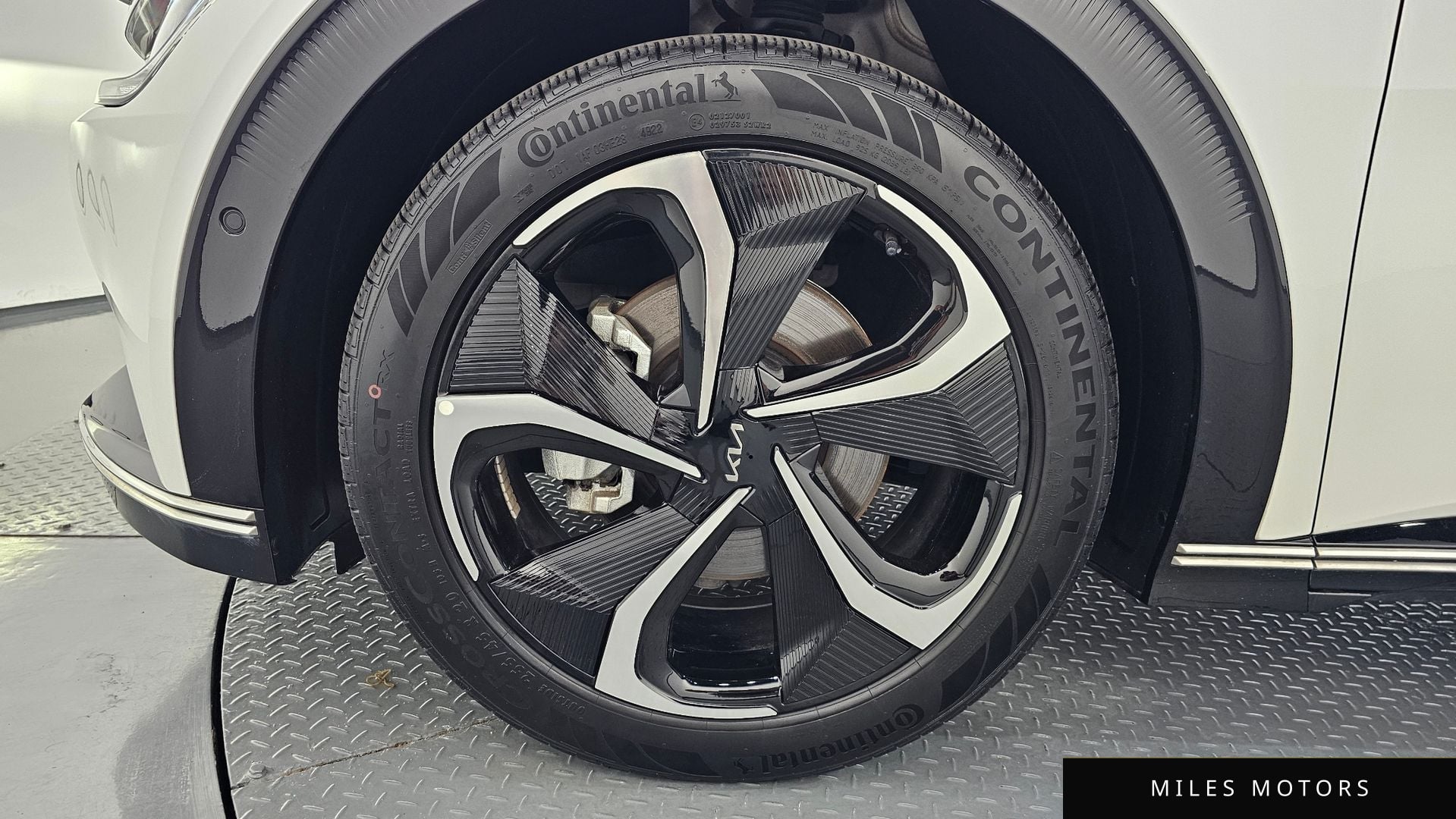 Kia EV6 2023 — миниатюра 5