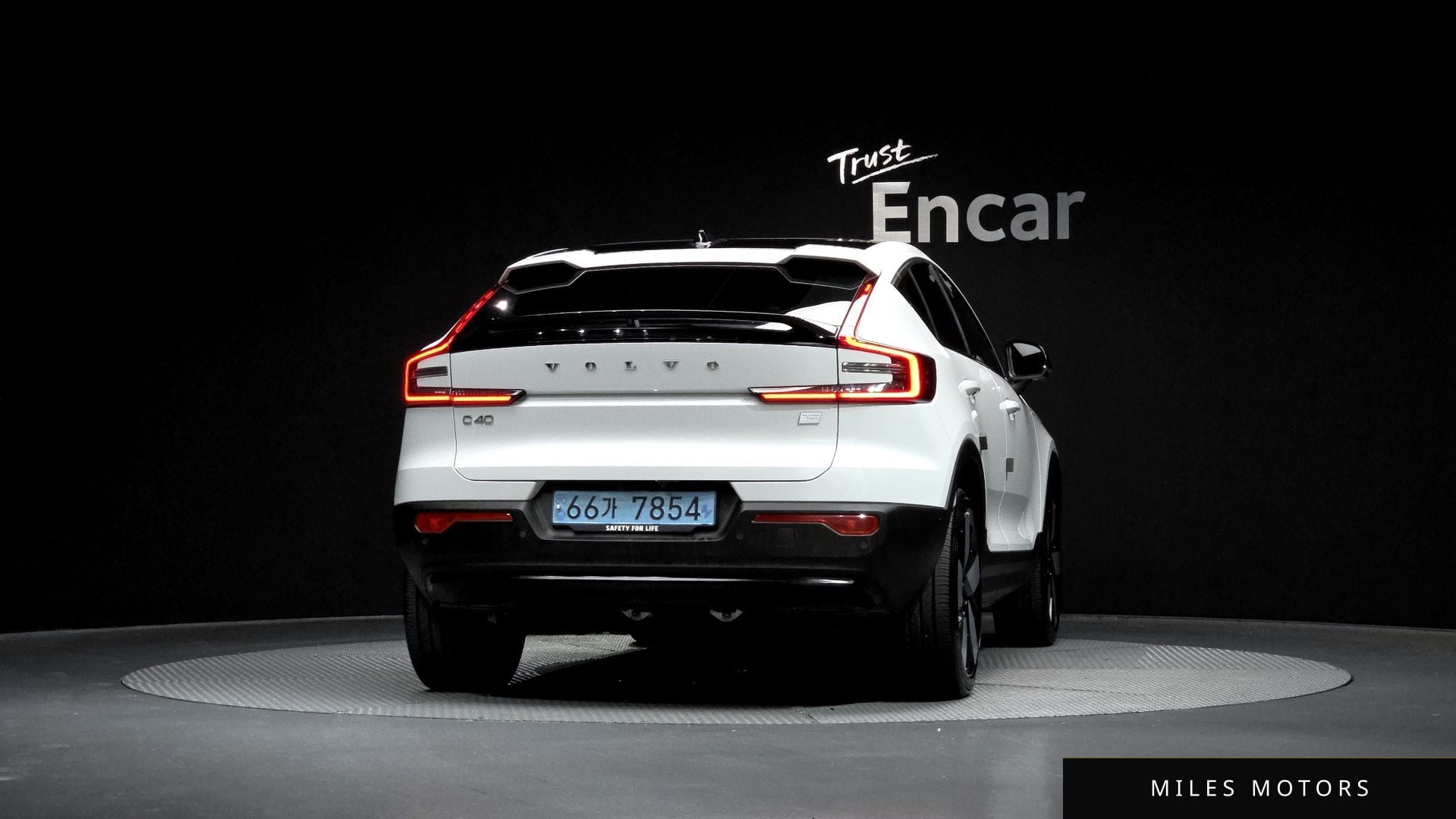 Volvo C40 2023 — миниатюра 4