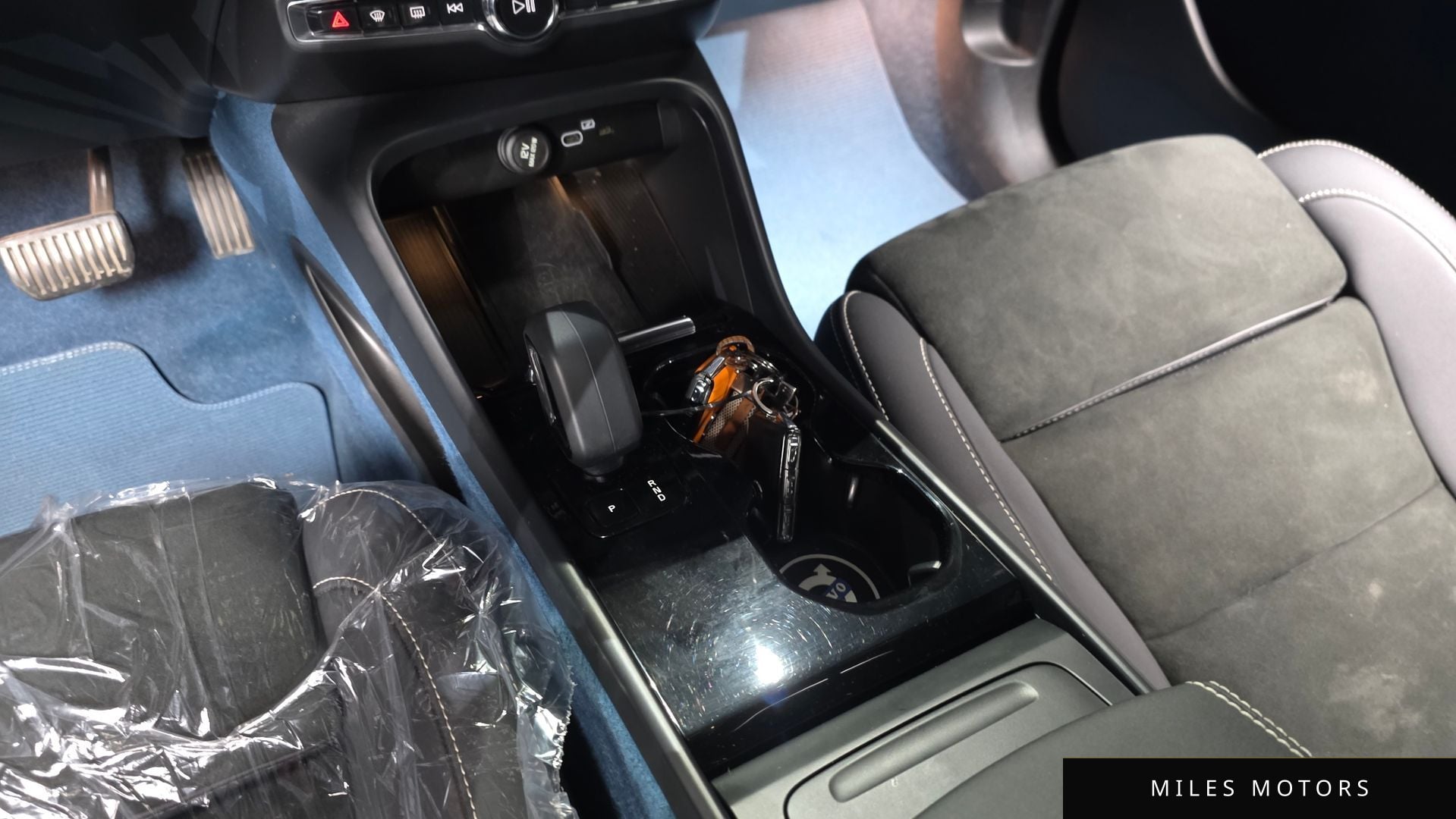 Volvo C40 2023 — миниатюра 12