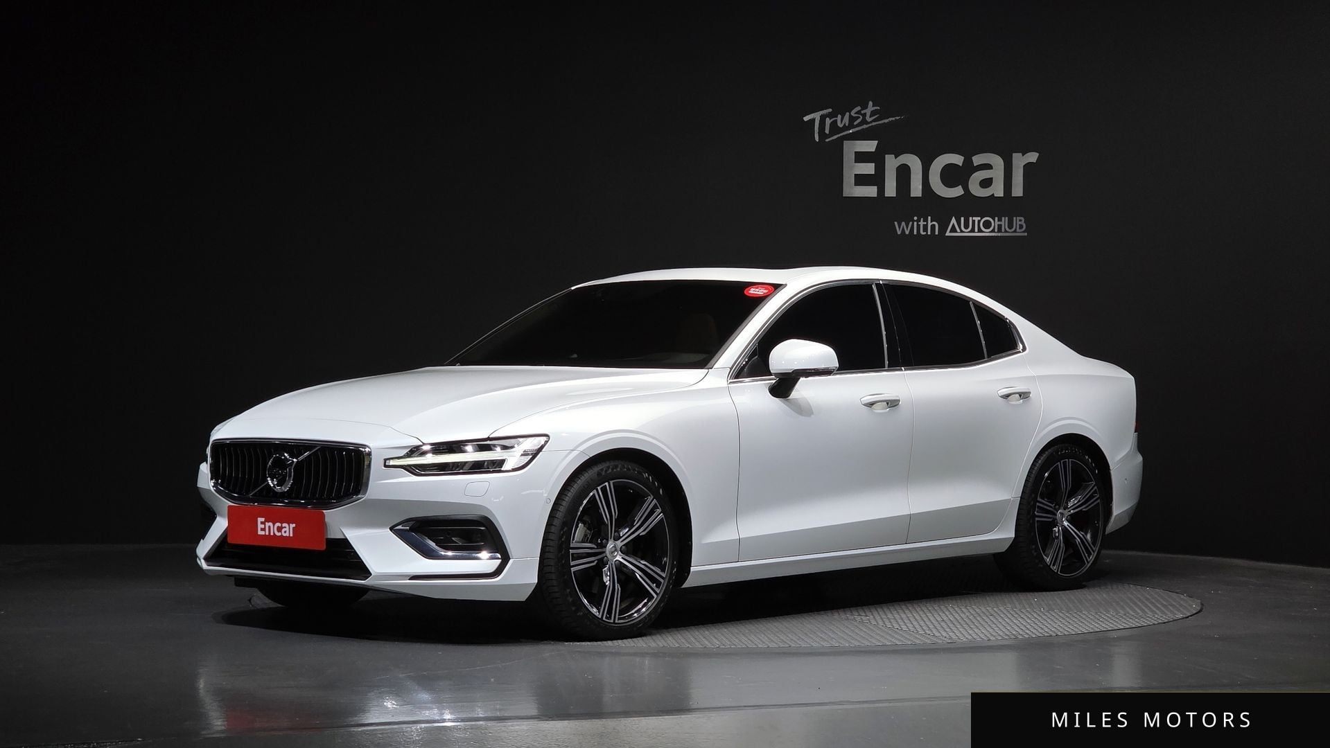 Volvo S60 2021 — фото 1 из 12