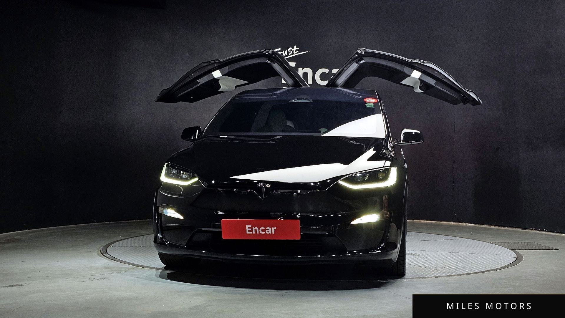 Tesla Model X 2023 — миниатюра 3