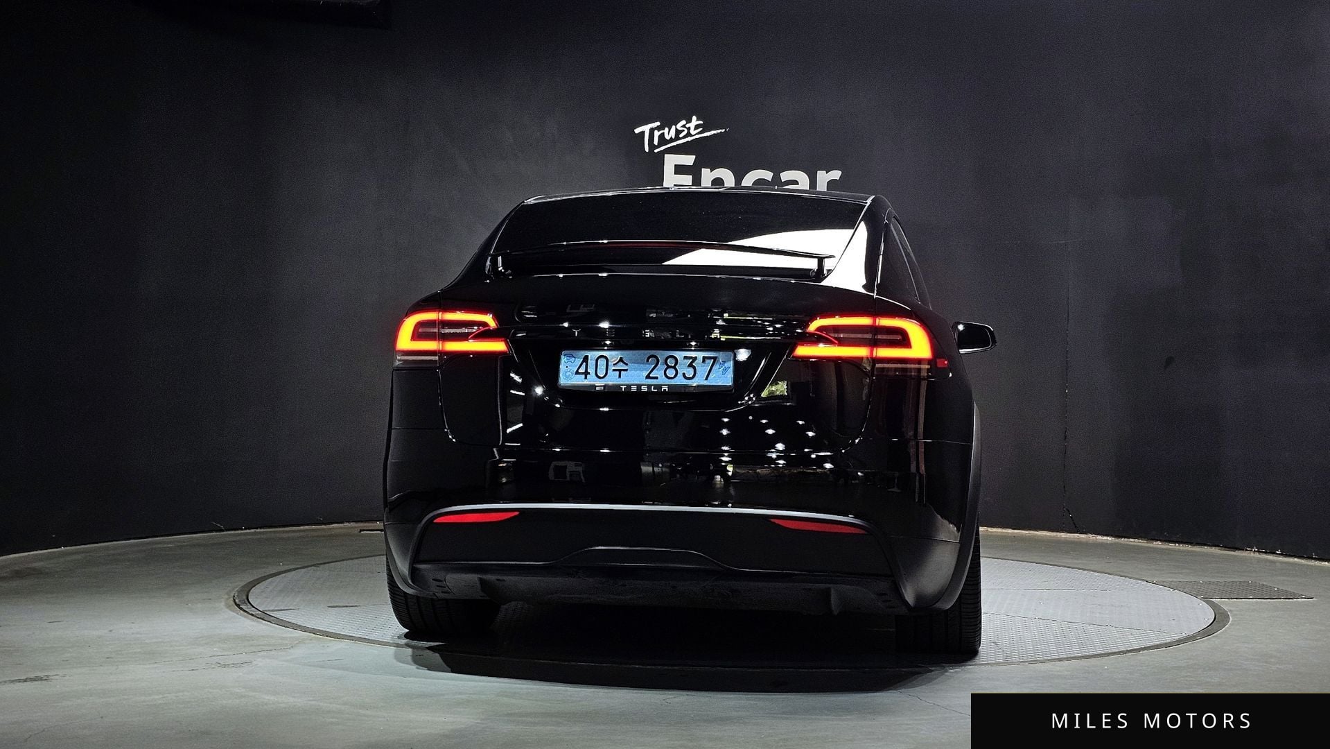 Tesla Model X 2023 — миниатюра 4