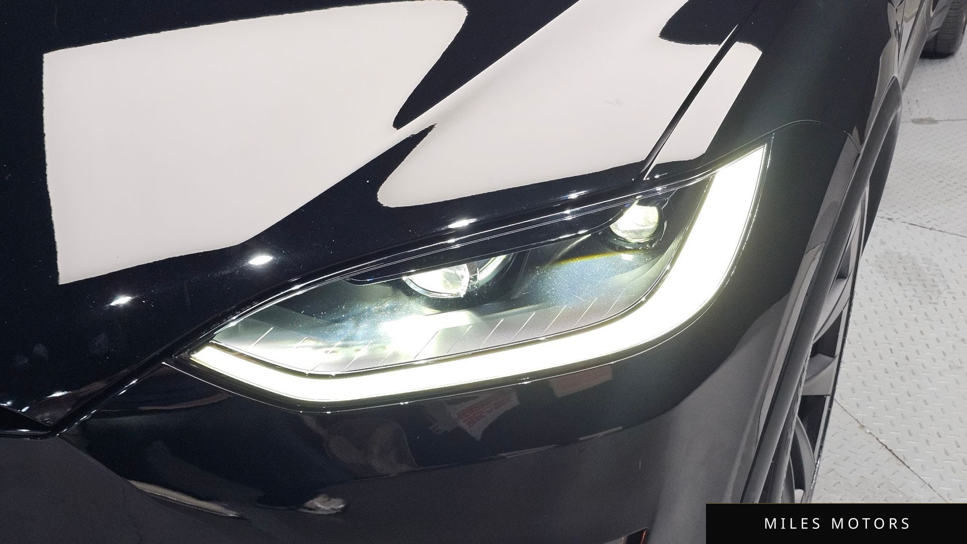 Tesla Model X 2023 — миниатюра 8