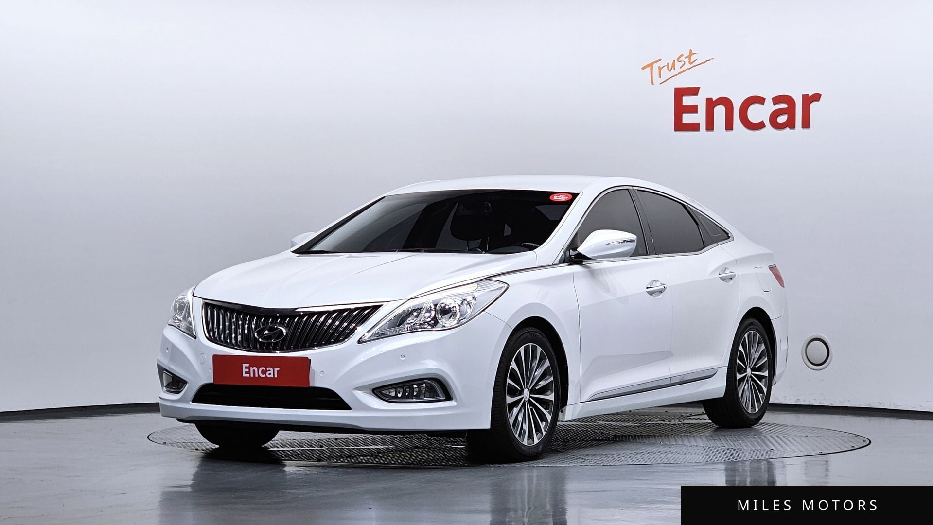 Hyundai Grandeur 2013 — фото 1 из 12