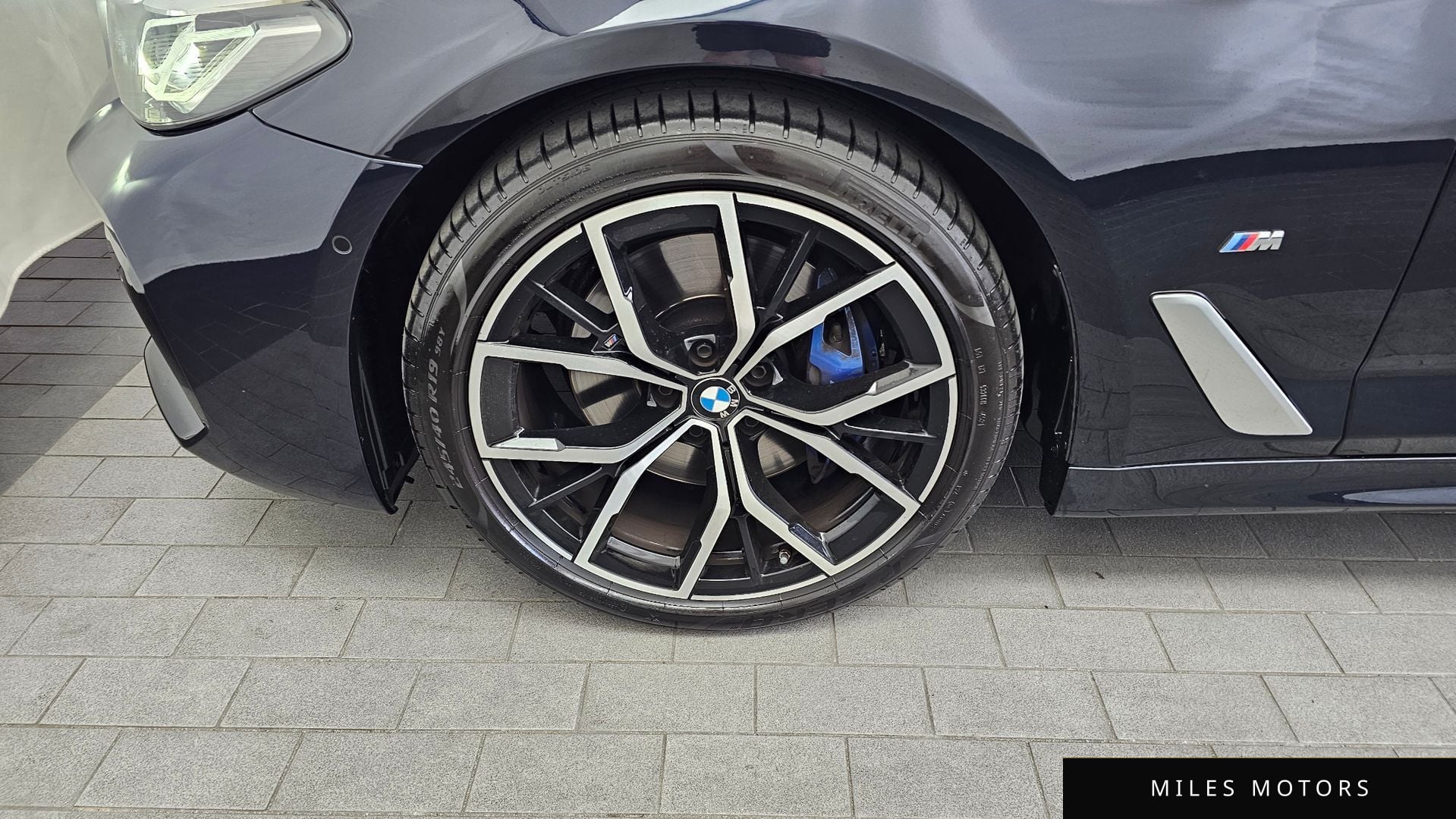 BMW 5 Series (G30) 2022 — миниатюра 5