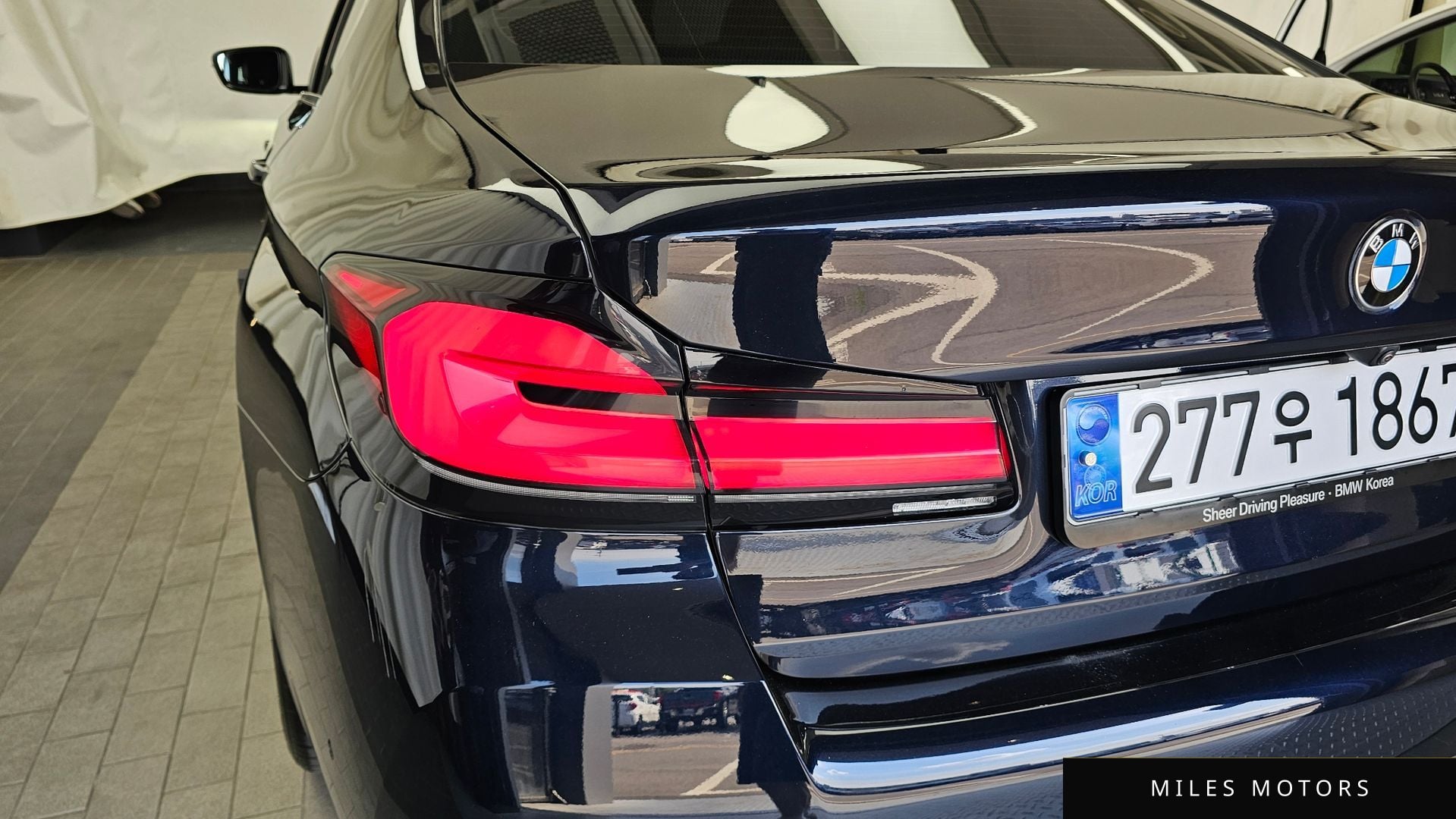 BMW 5 Series (G30) 2022 — миниатюра 9
