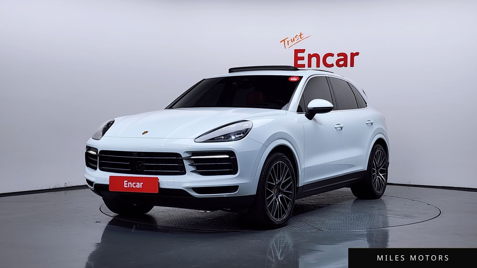 Porsche Cayenne 2020 — фото 1 из 12