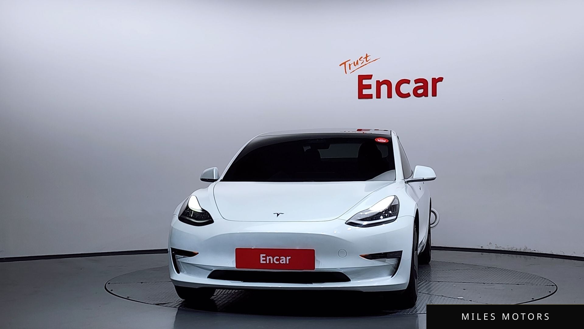 Tesla Model 3 2020 — миниатюра 3