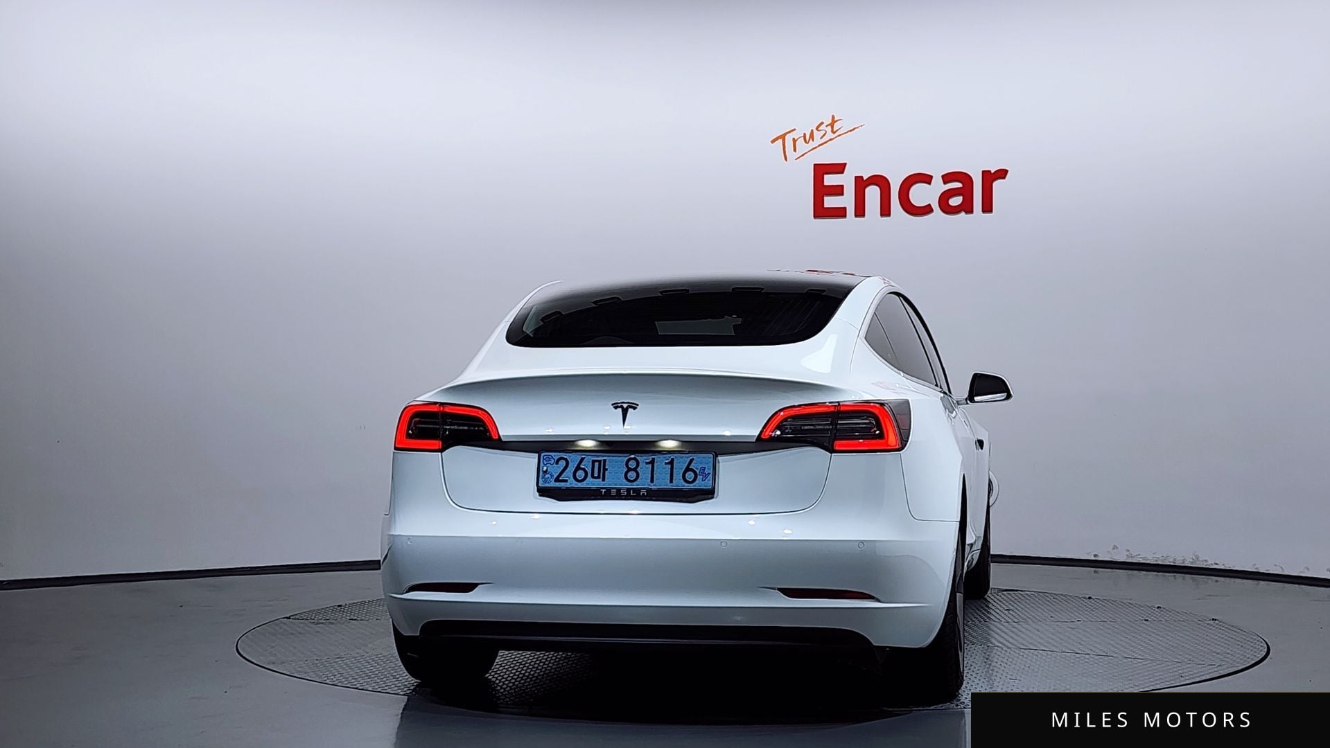 Tesla Model 3 2020 — миниатюра 4