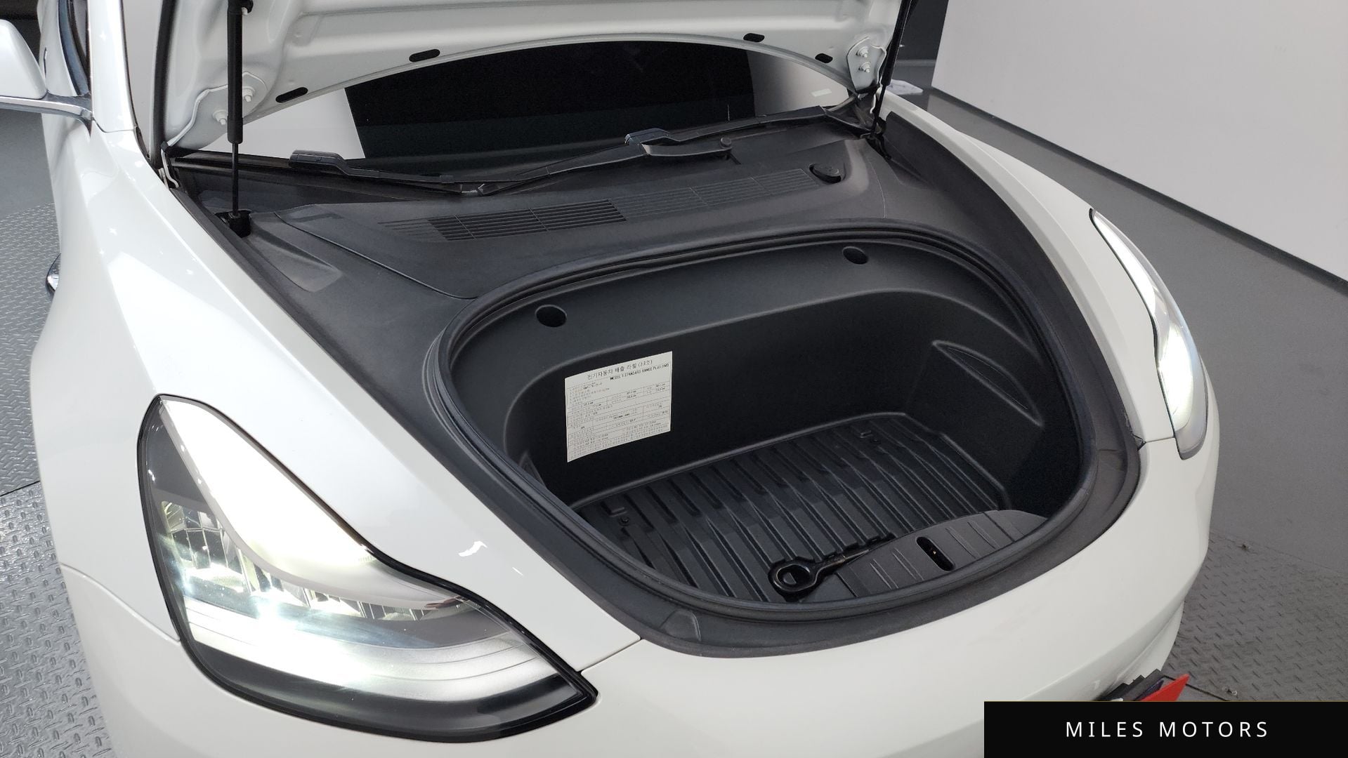 Tesla Model 3 2020 — миниатюра 6