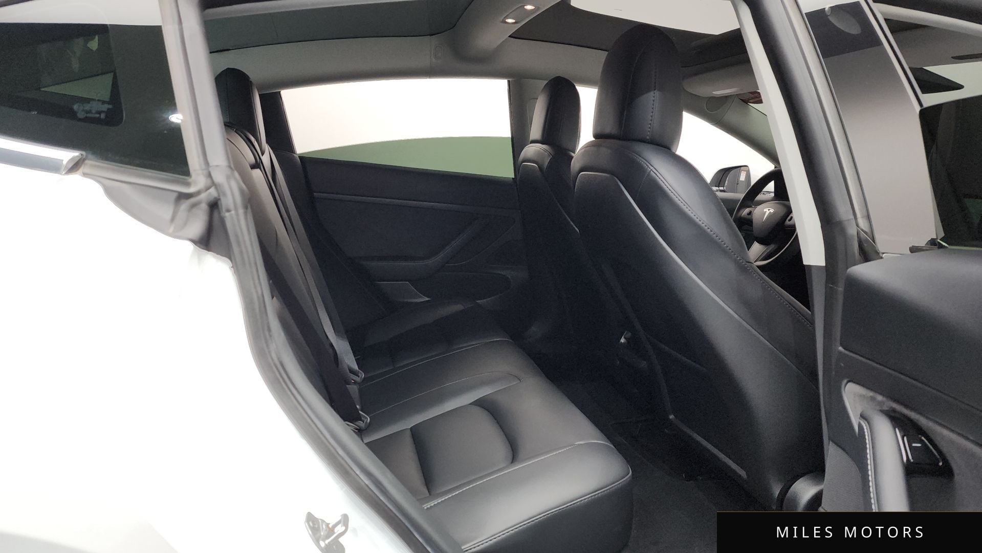 Tesla Model 3 2020 — миниатюра 11