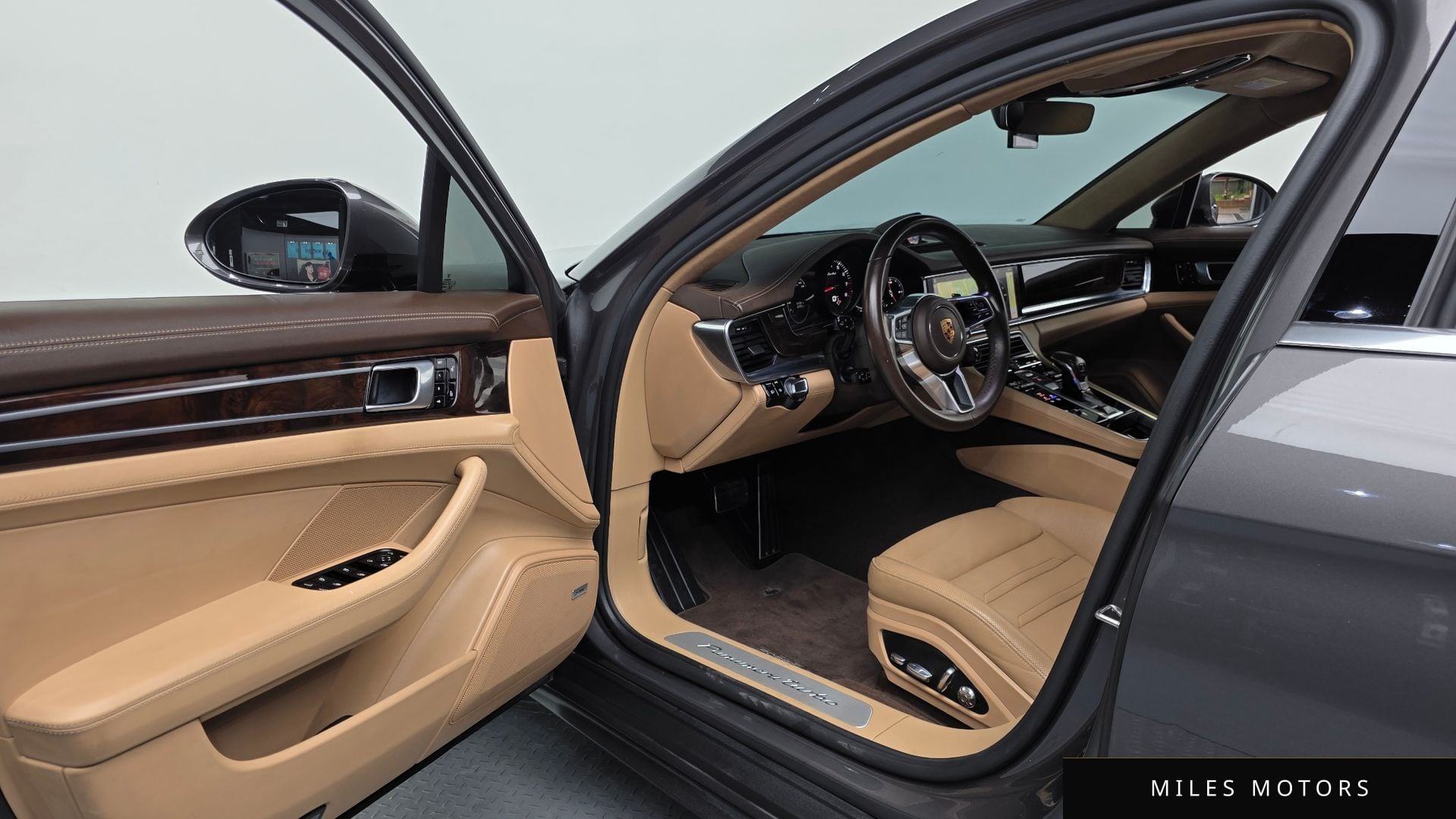 Porsche Panamera 2017 — миниатюра 10