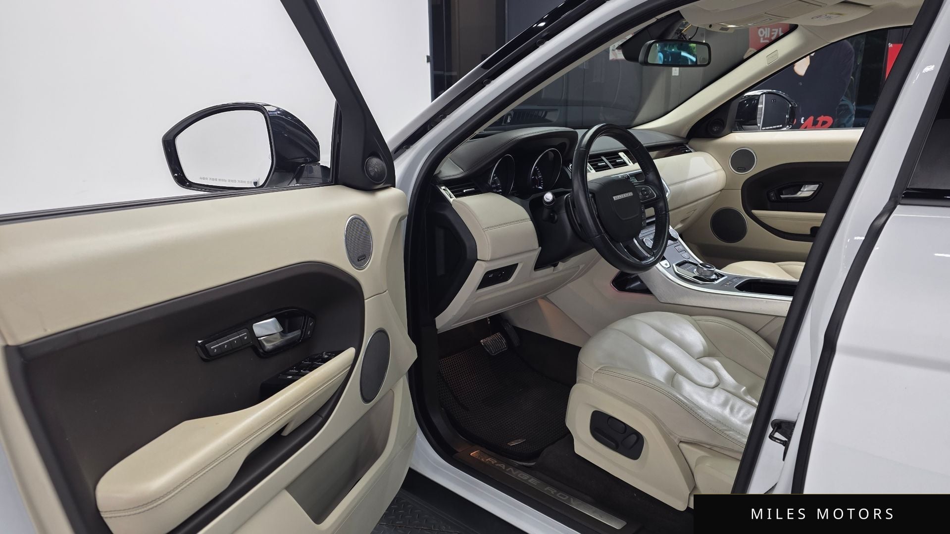 Land Rover Range Rover Evoque 2015 — миниатюра 10