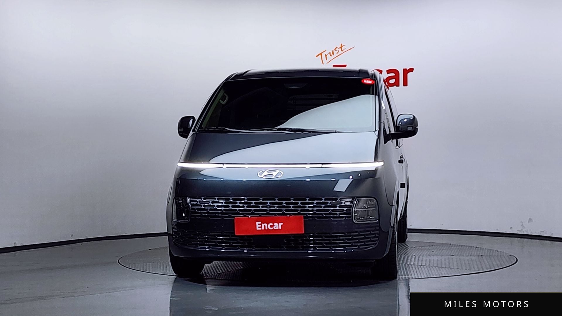Hyundai Staria 2023 — миниатюра 3