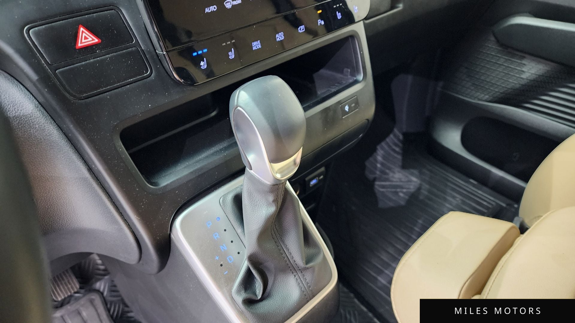 Hyundai Staria 2023 — миниатюра 12