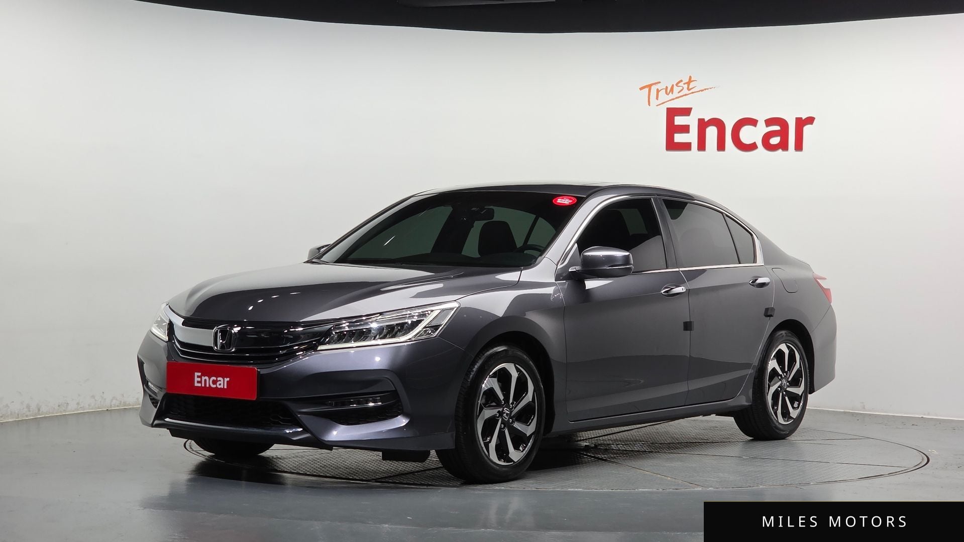 Honda Accord 2017 — фото 1 из 12