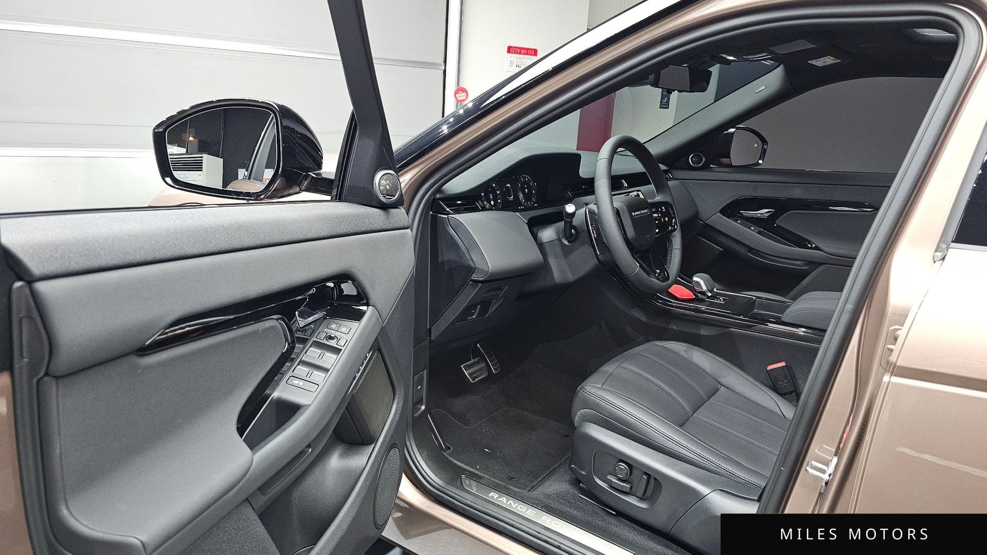 Land Rover Range Rover Evoque 2026 — миниатюра 10