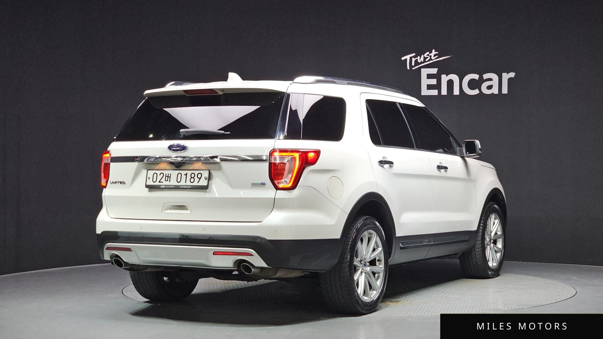 Ford Explorer 2017 — миниатюра 2
