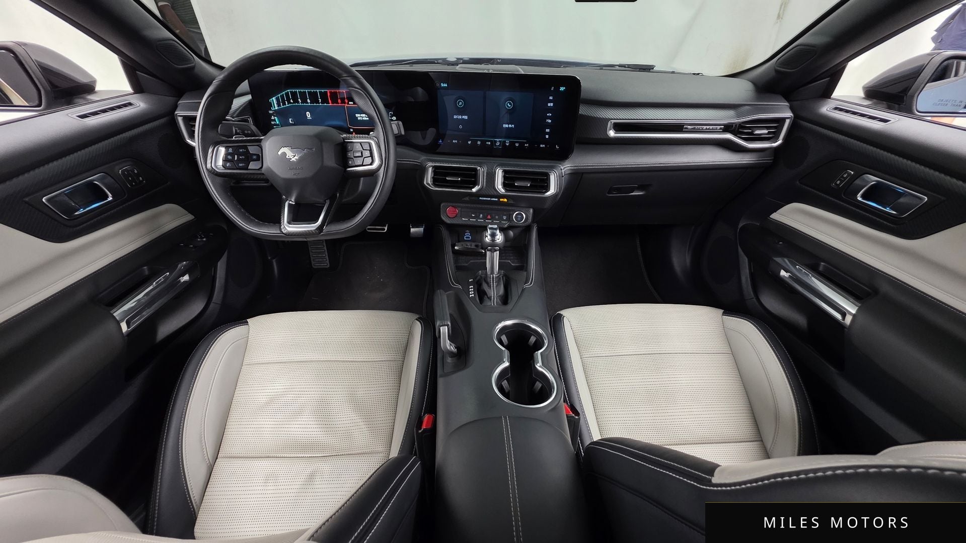 Ford Mustang 2024 — миниатюра 10