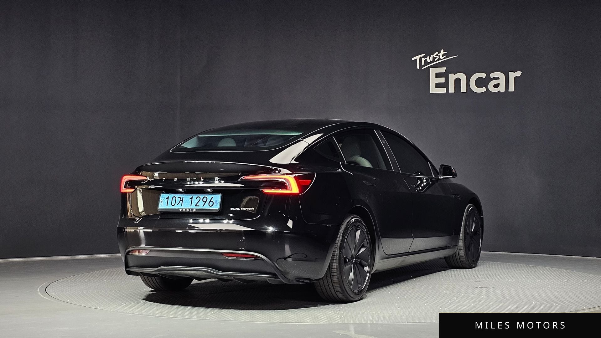 Tesla Model 3 2024 — миниатюра 2
