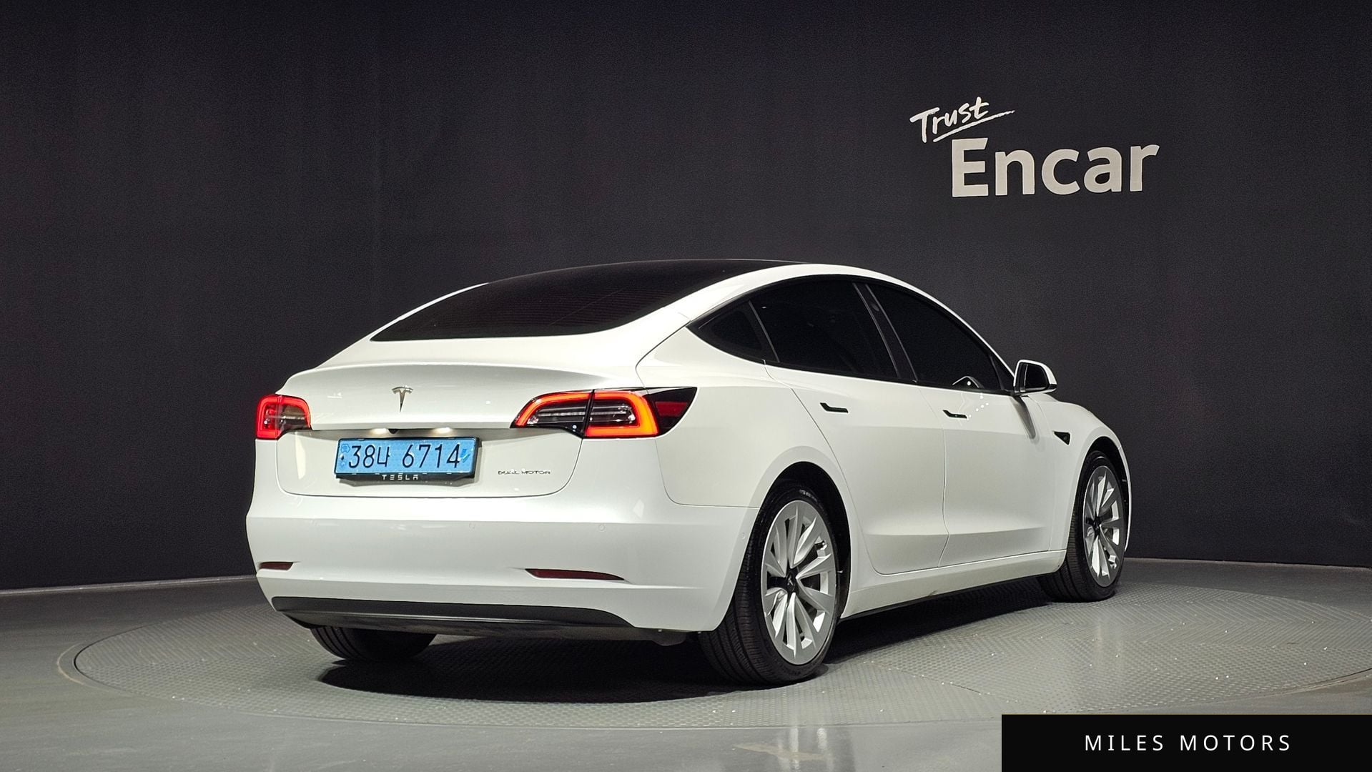 Tesla Model 3 2021 — миниатюра 2