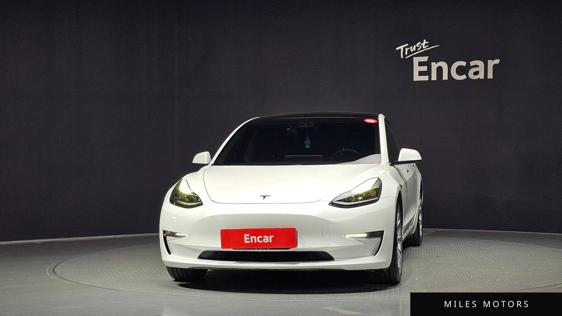 Tesla Model 3 2021 — миниатюра 3