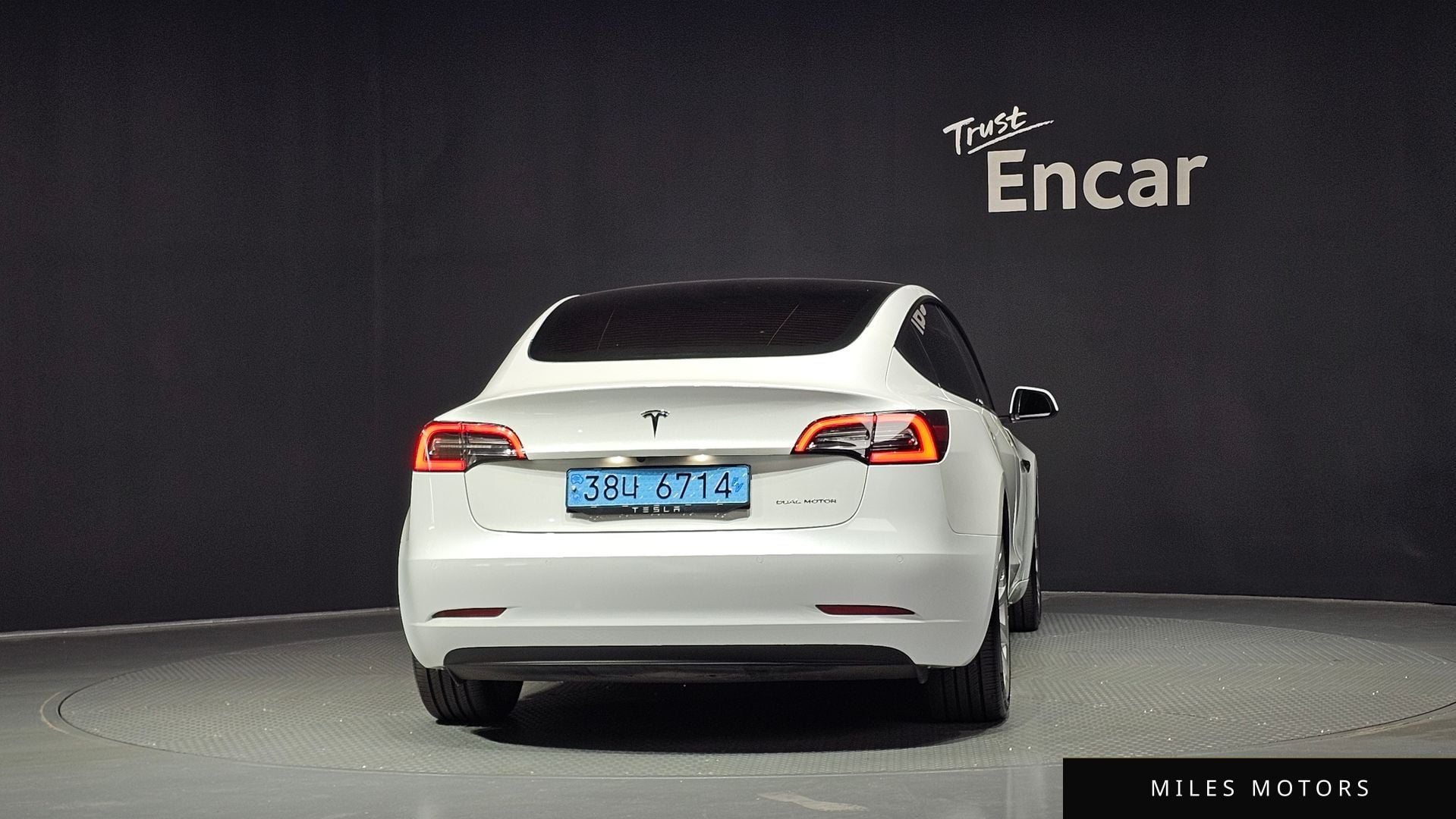 Tesla Model 3 2021 — миниатюра 4