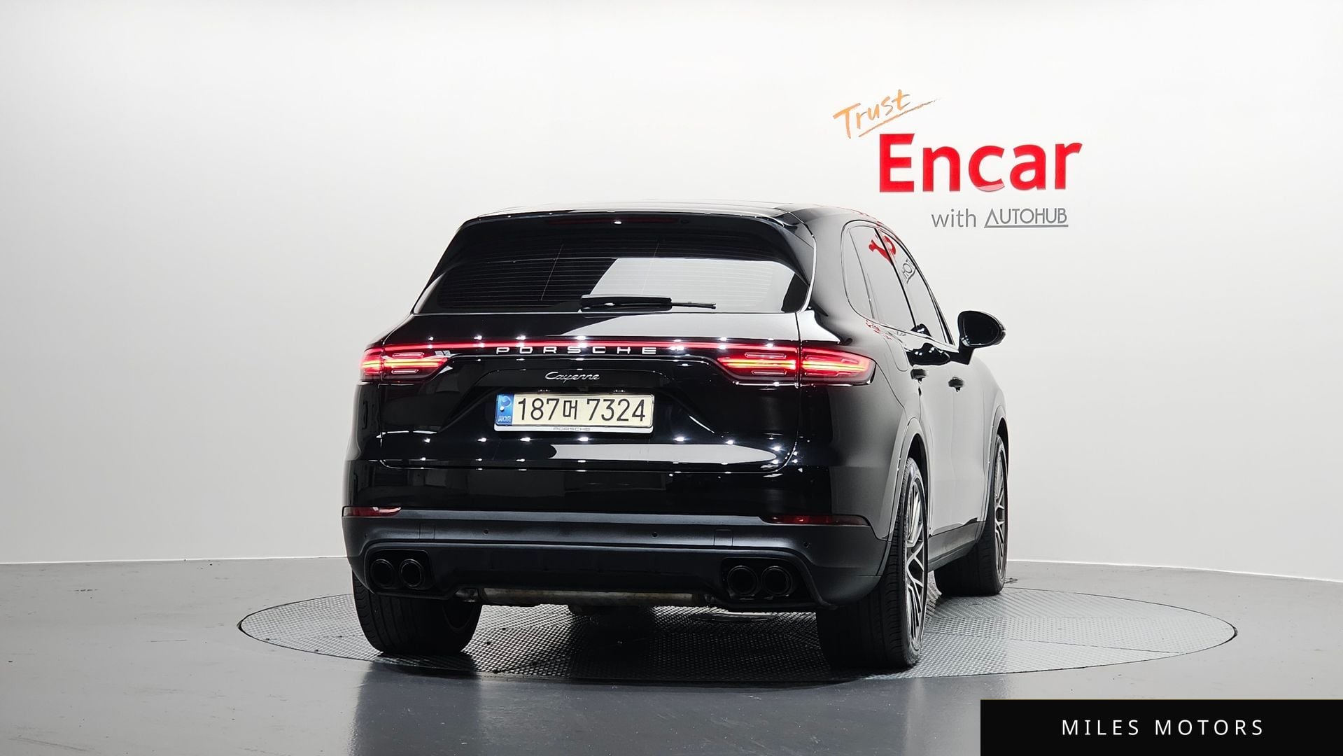 Porsche Cayenne 2023 — миниатюра 4