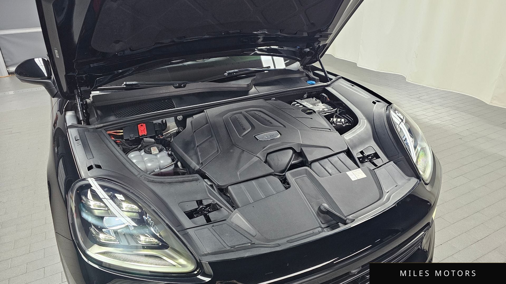Porsche Cayenne 2023 — миниатюра 6