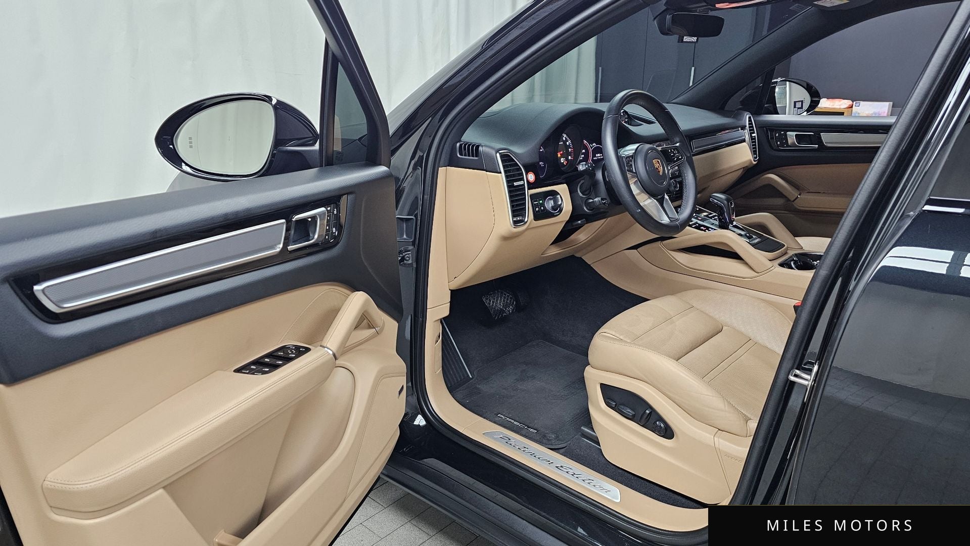 Porsche Cayenne 2023 — миниатюра 10