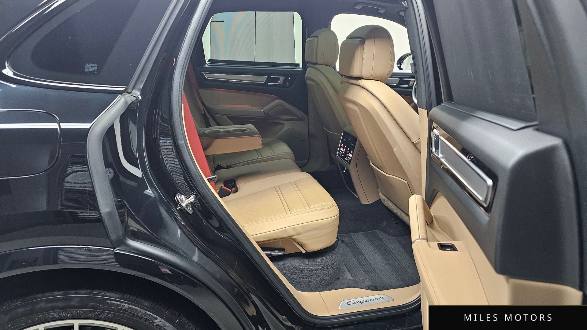 Porsche Cayenne 2023 — миниатюра 12