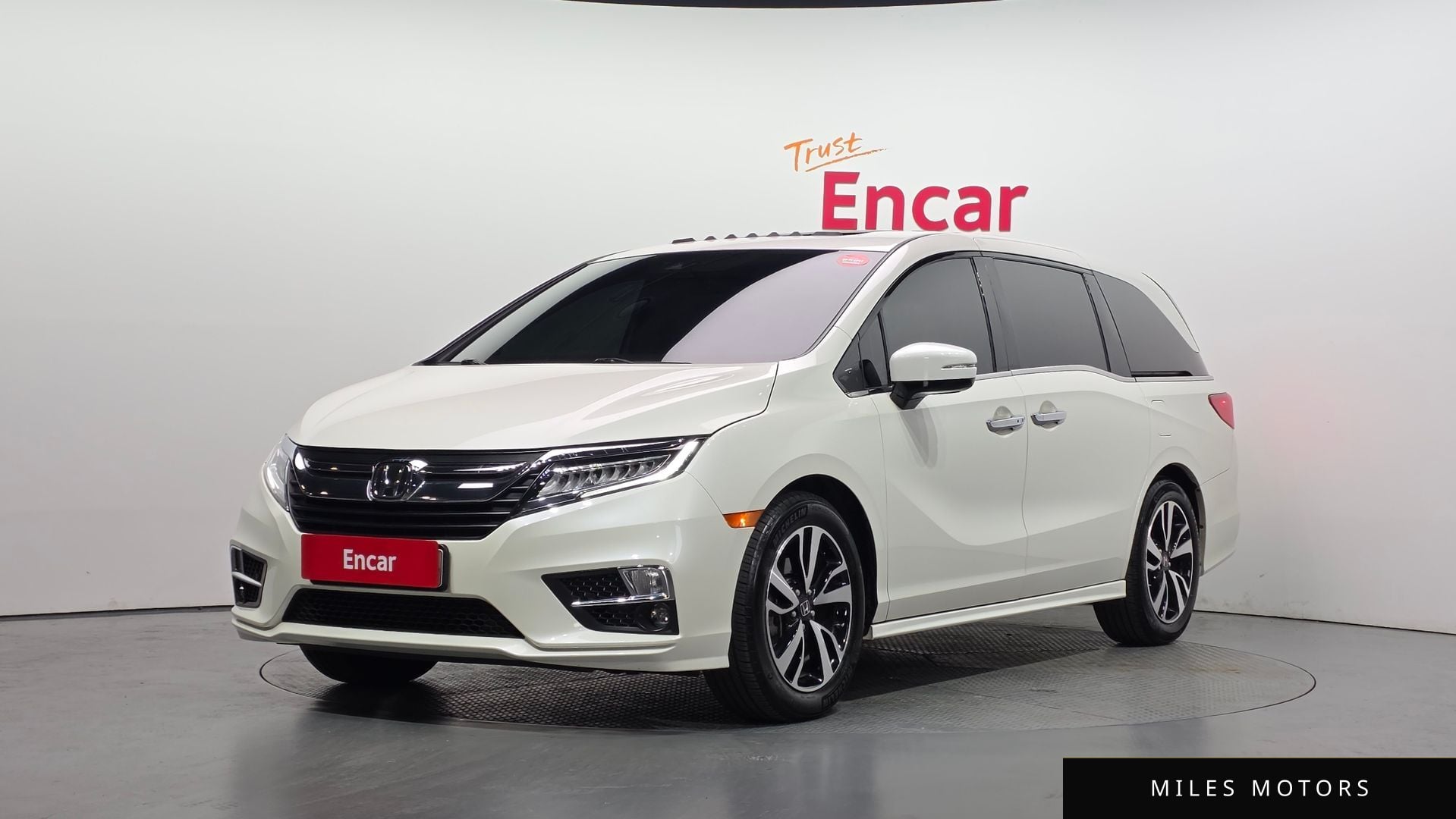 Honda Odyssey 2019 — фото 1 из 12