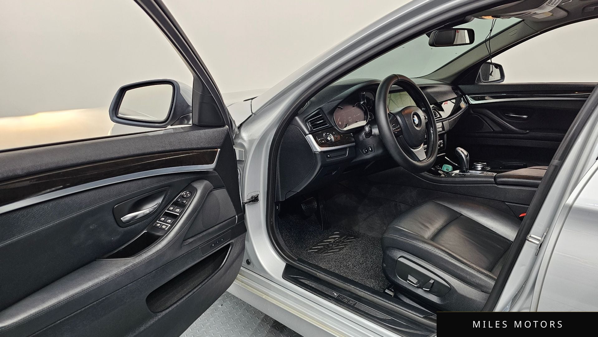 BMW 5 Series (F10) 2014 — миниатюра 10