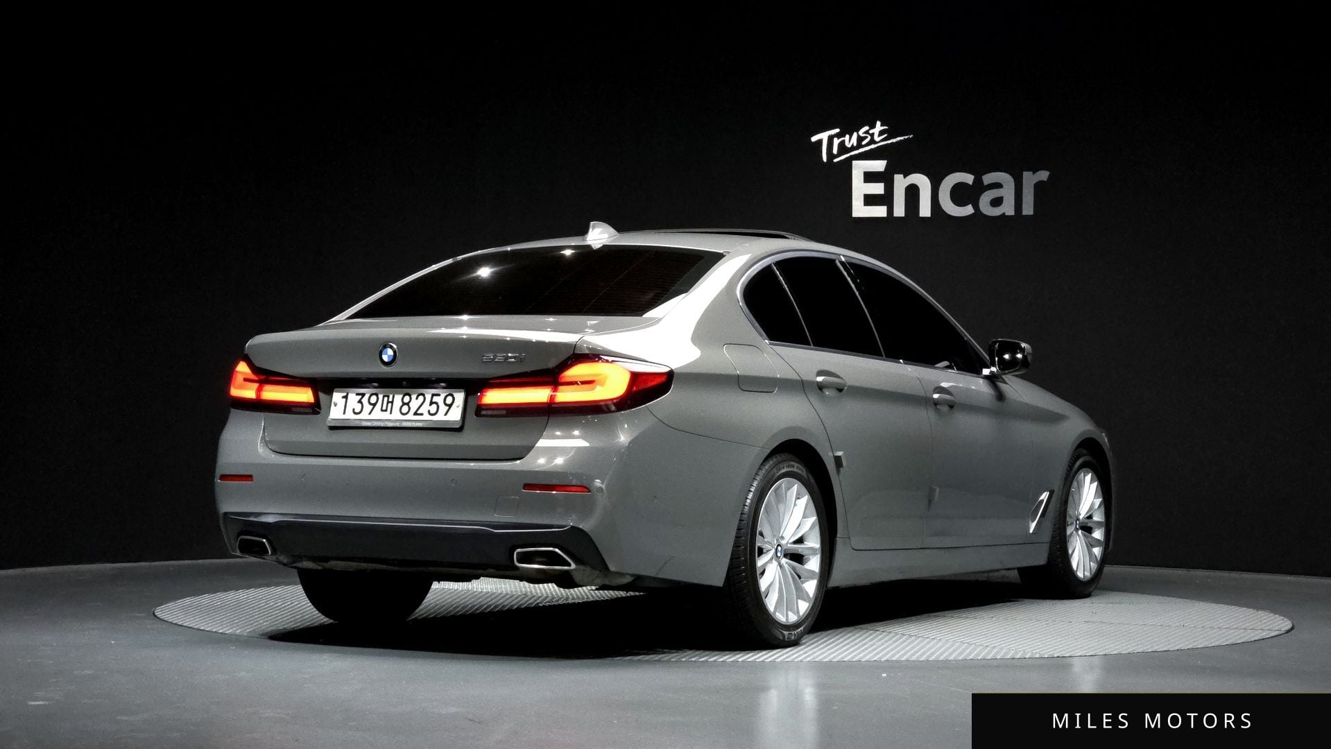 BMW 5 Series (G30) 2021 — миниатюра 2