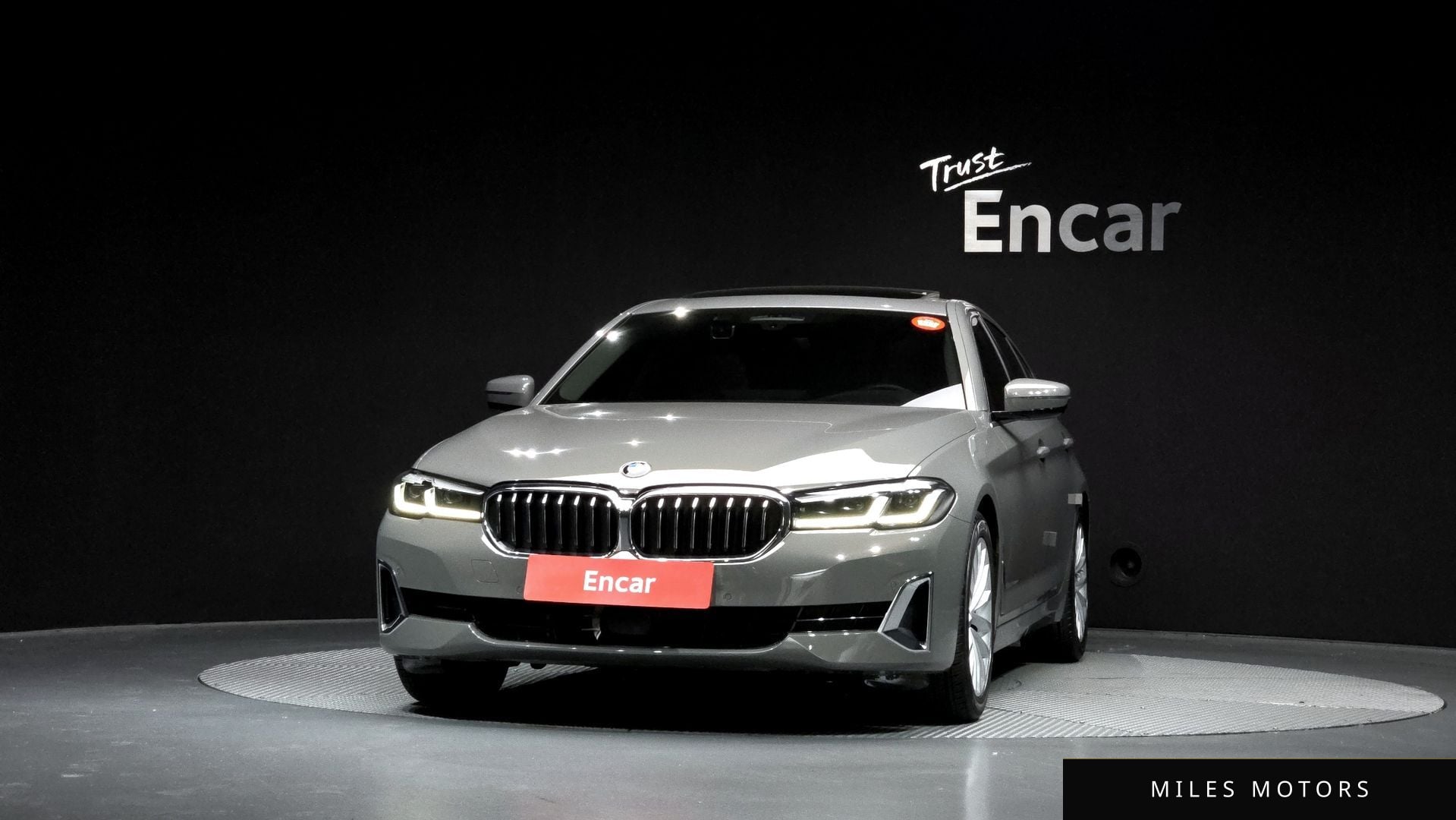 BMW 5 Series (G30) 2021 — миниатюра 3