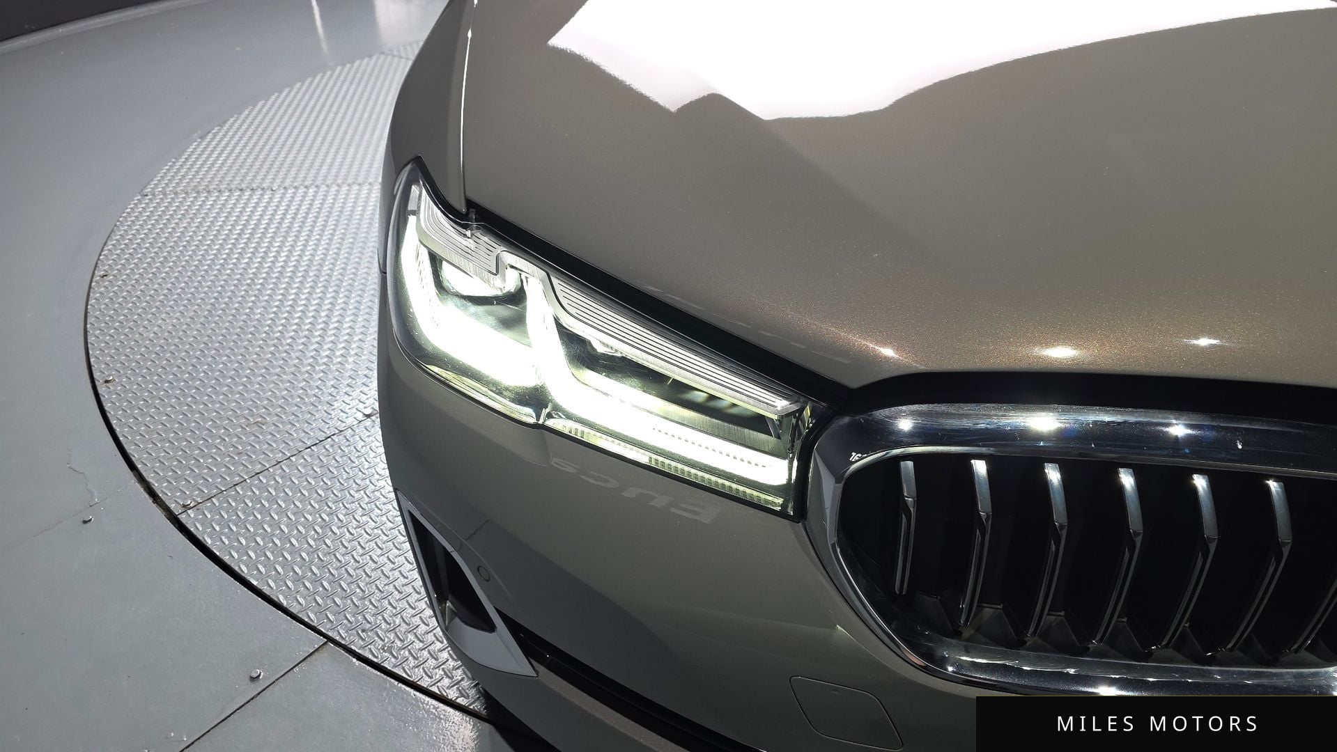 BMW 5 Series (G30) 2021 — миниатюра 8